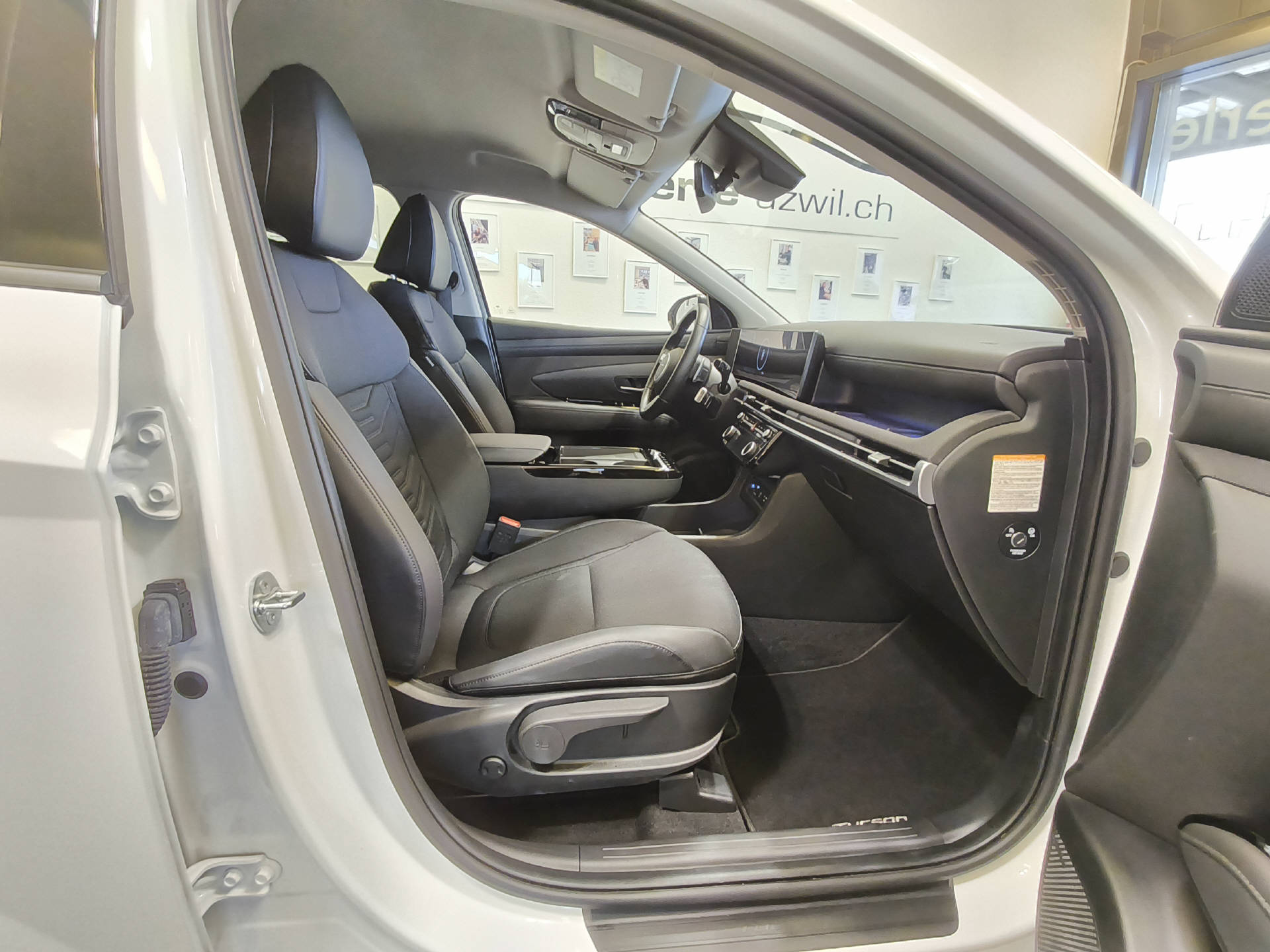 HYUNDAI Tucson 1.6 T-GDi PHEV Amplia 4WD-image-15