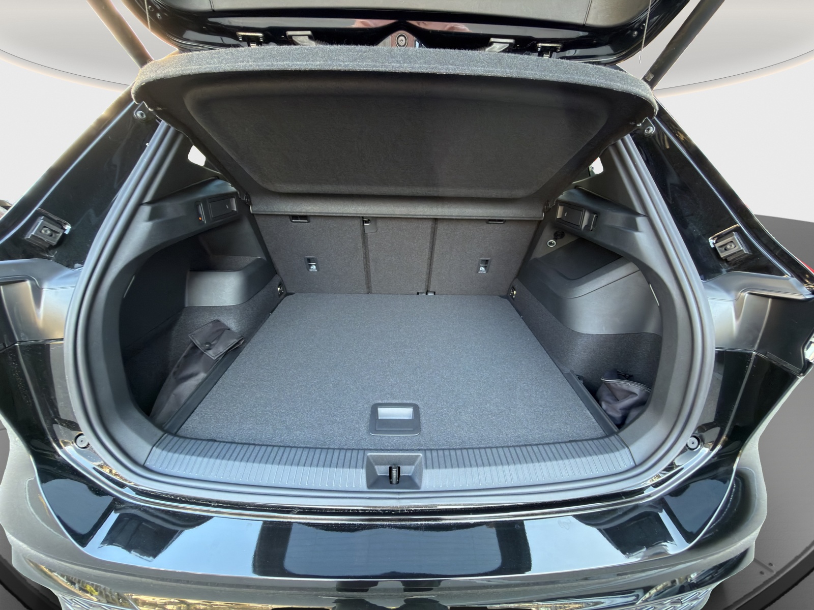 VW Tiguan 2.0 TSI DSG R-Line 4Motion-image-12