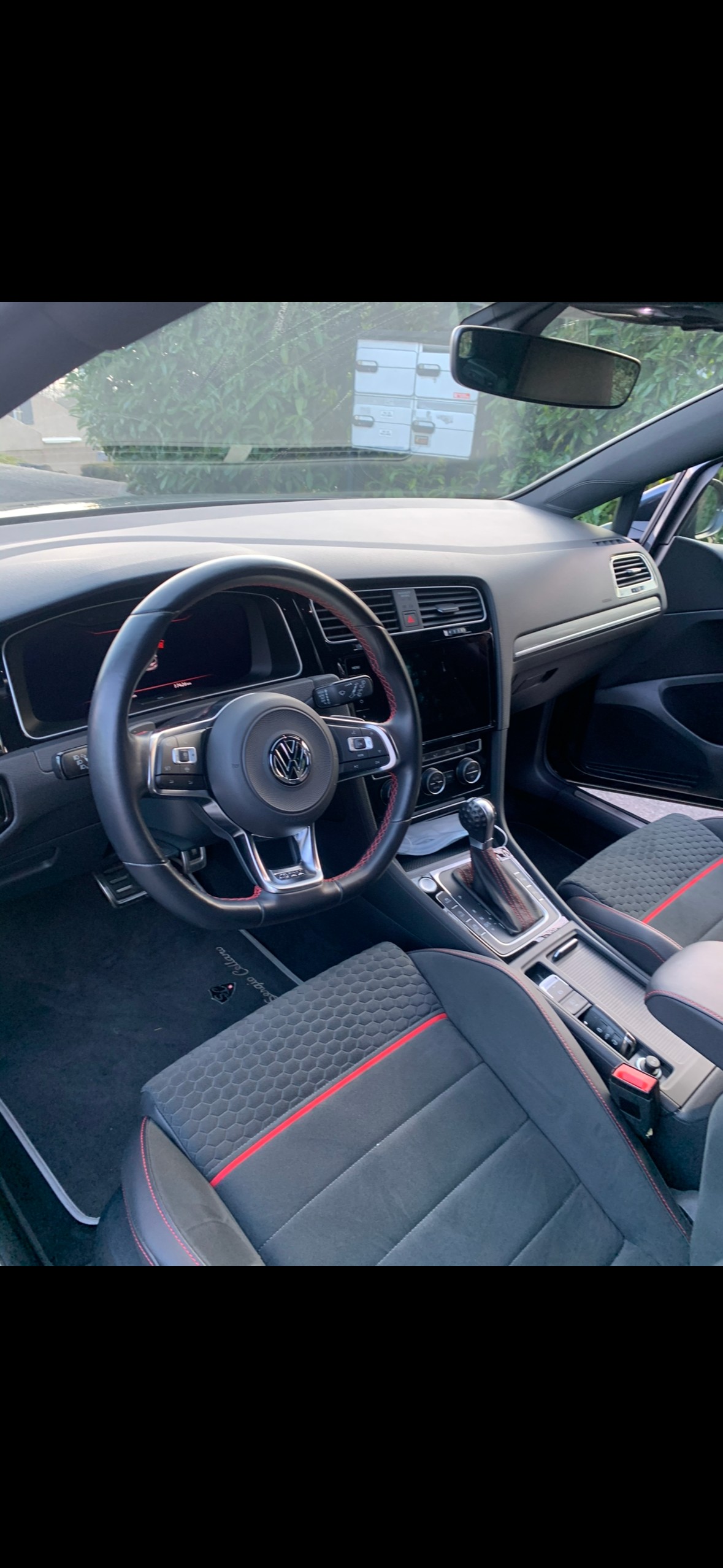 VW GOLF GTI PERFORMANCE-image-2