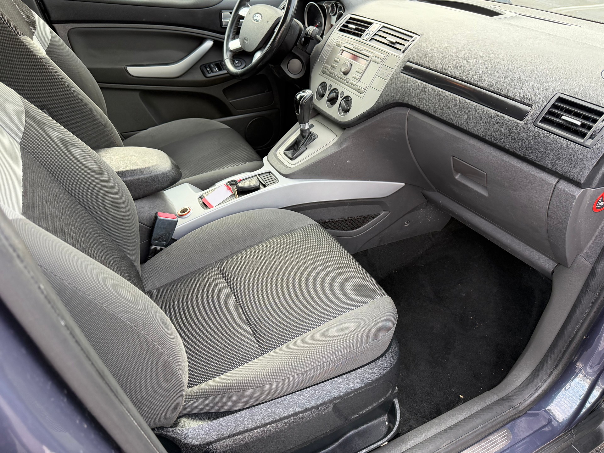 FORD Kuga 2.0 TDCi Carving 4WD PowerShift-image-13