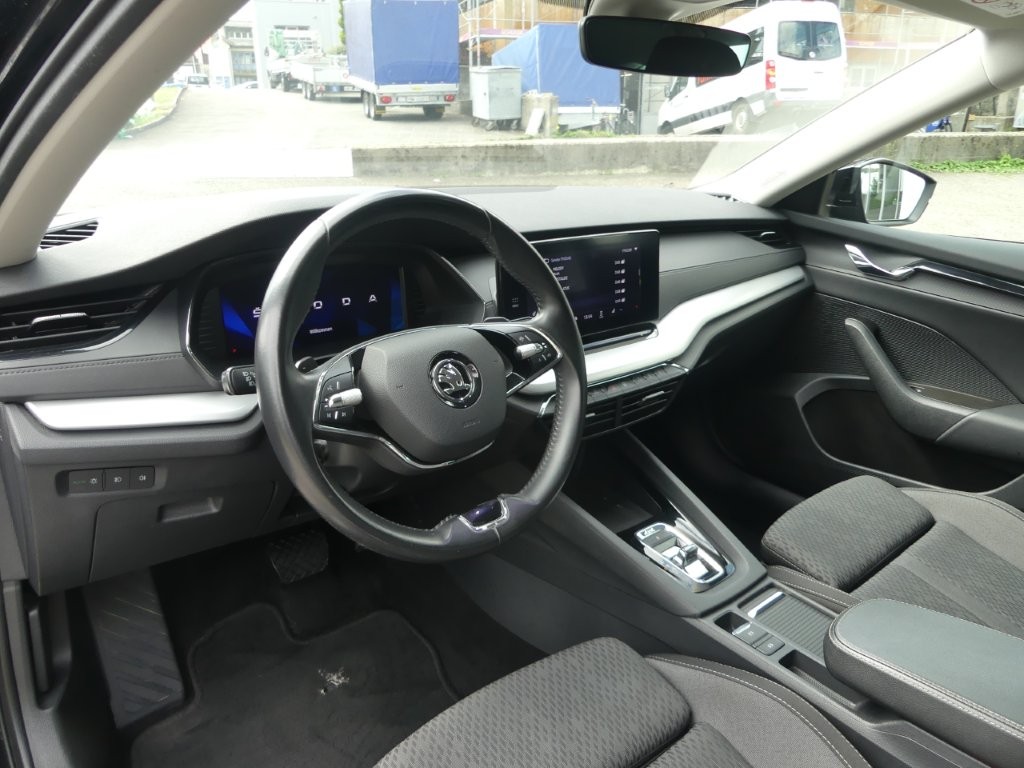 SKODA Octavia Combi 2.0 TDI DSG Ambition 4x4-image-6
