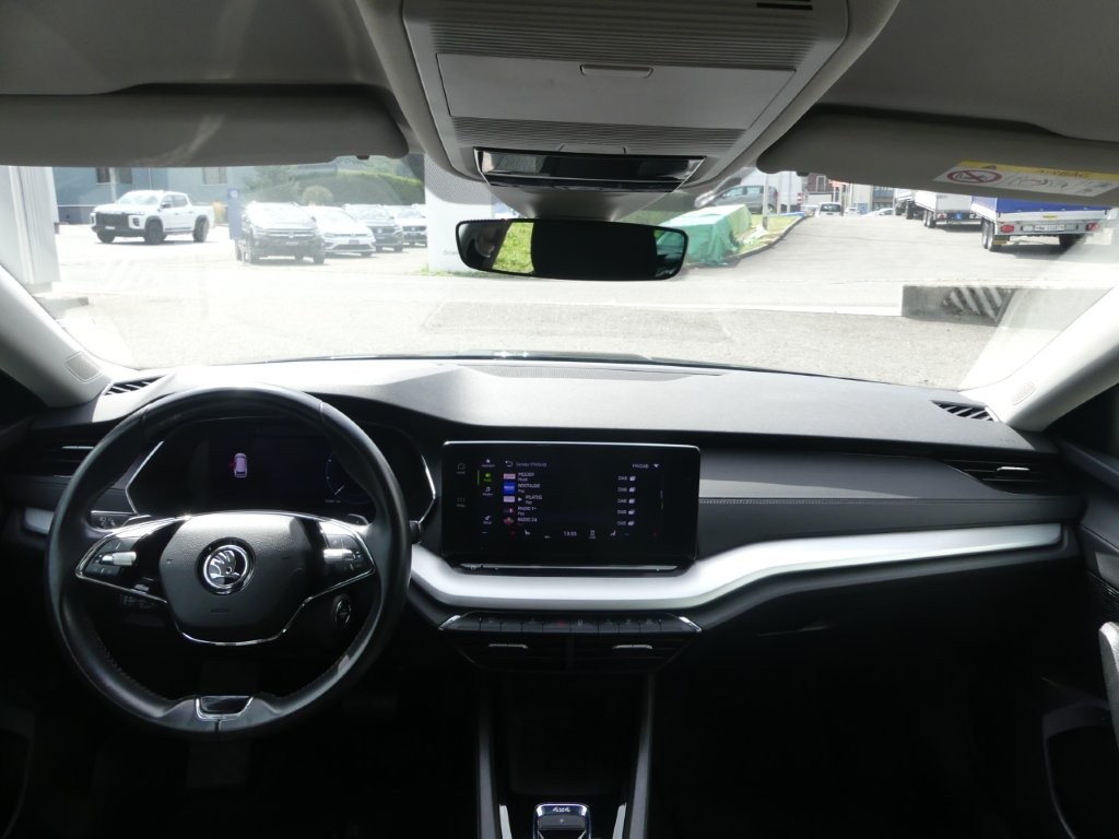 SKODA Octavia Combi 2.0 TDI DSG Ambition 4x4-image-7