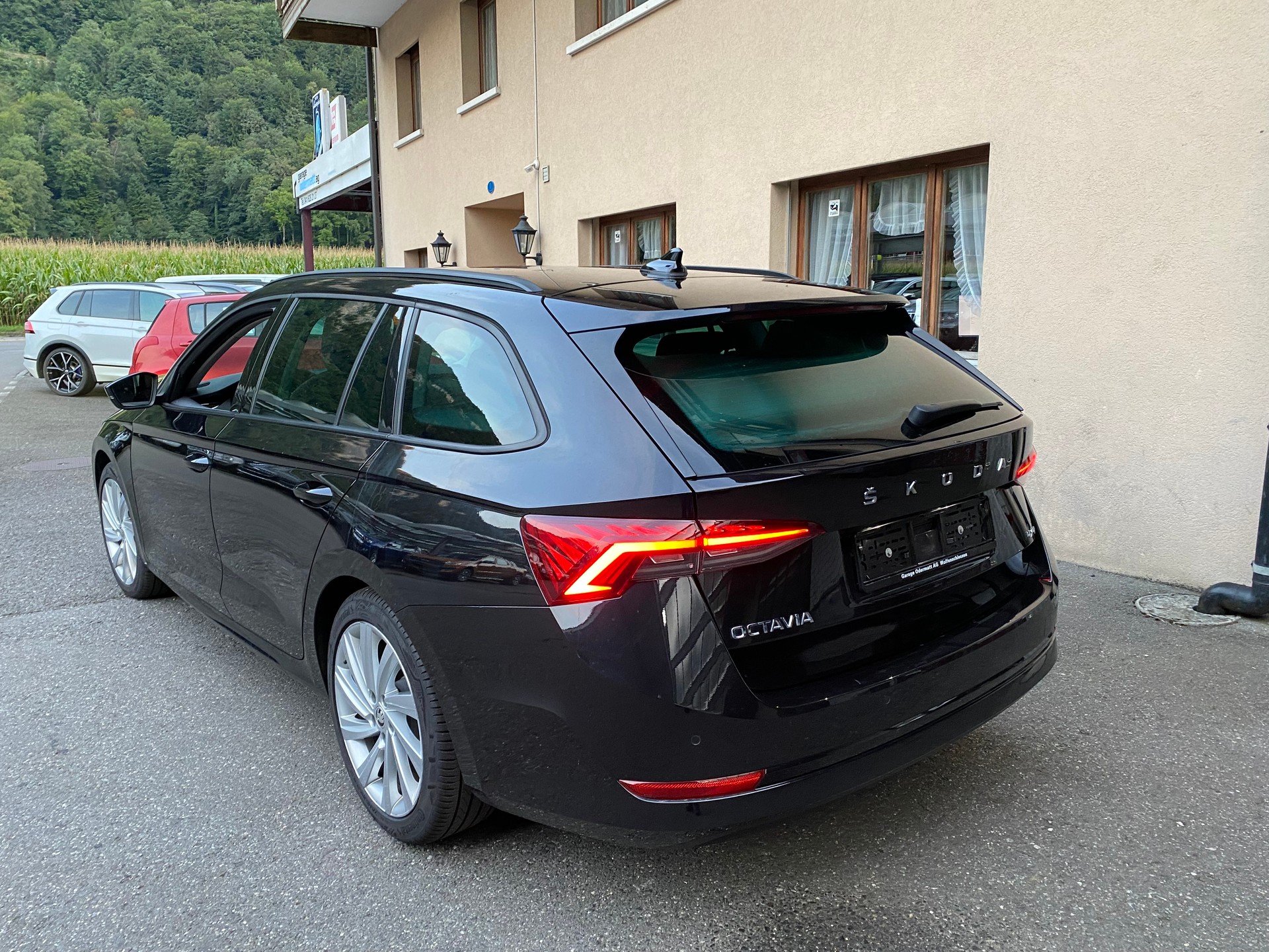 SKODA Octavia Combi 2.0 TDI DSG Style 4x4-image-10
