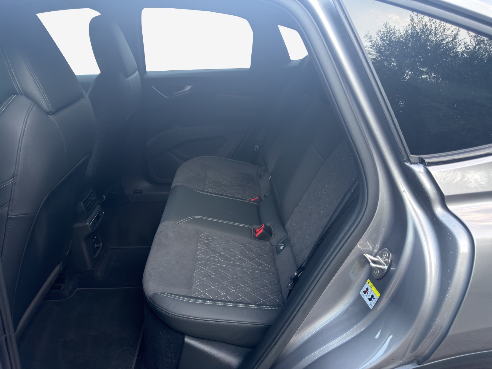 AUDI Q4 Sportback e-tron 45 quattro-image-12