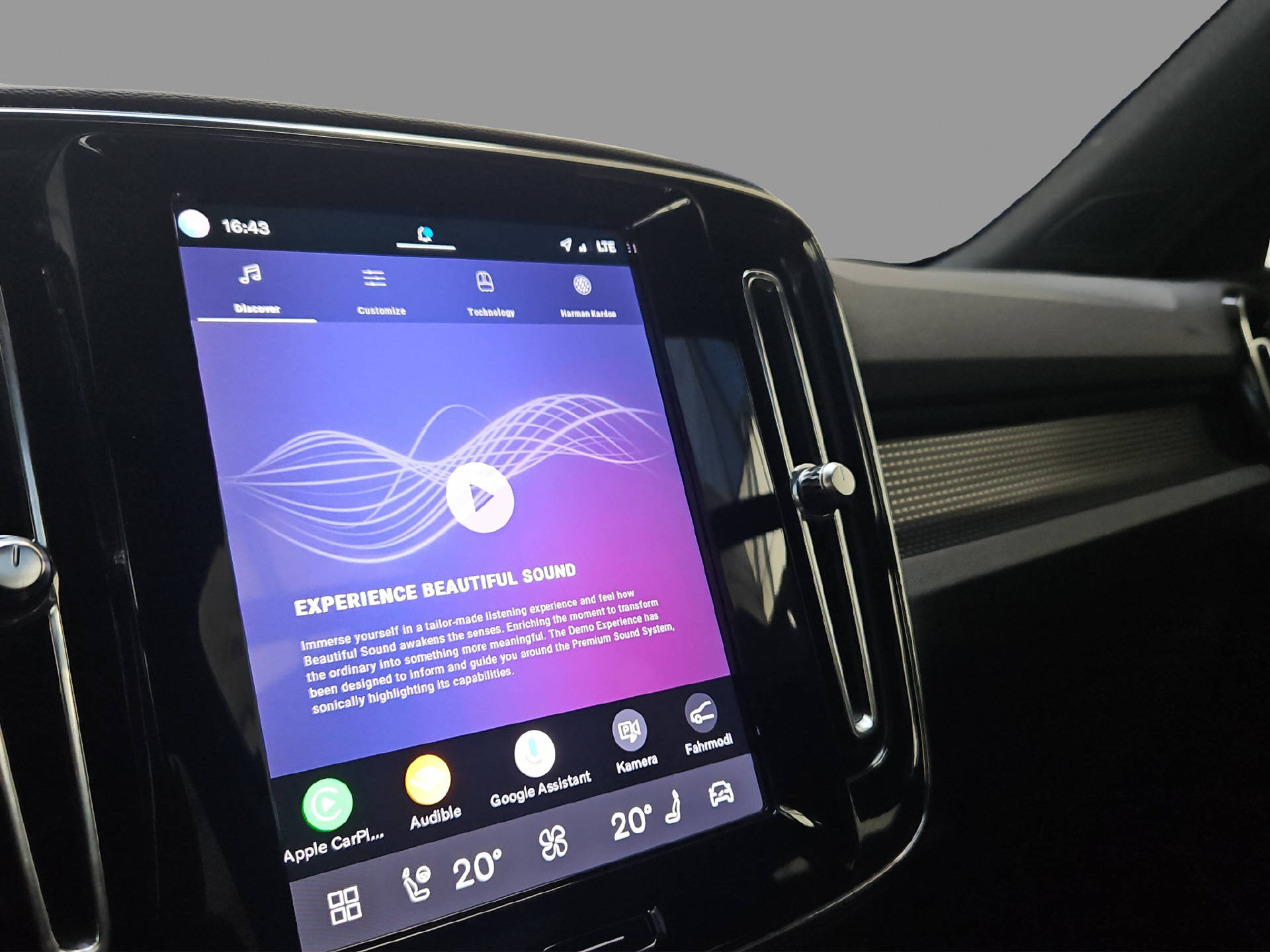 VOLVO XC40 2.0 B3 MH Plus Dark-image-11