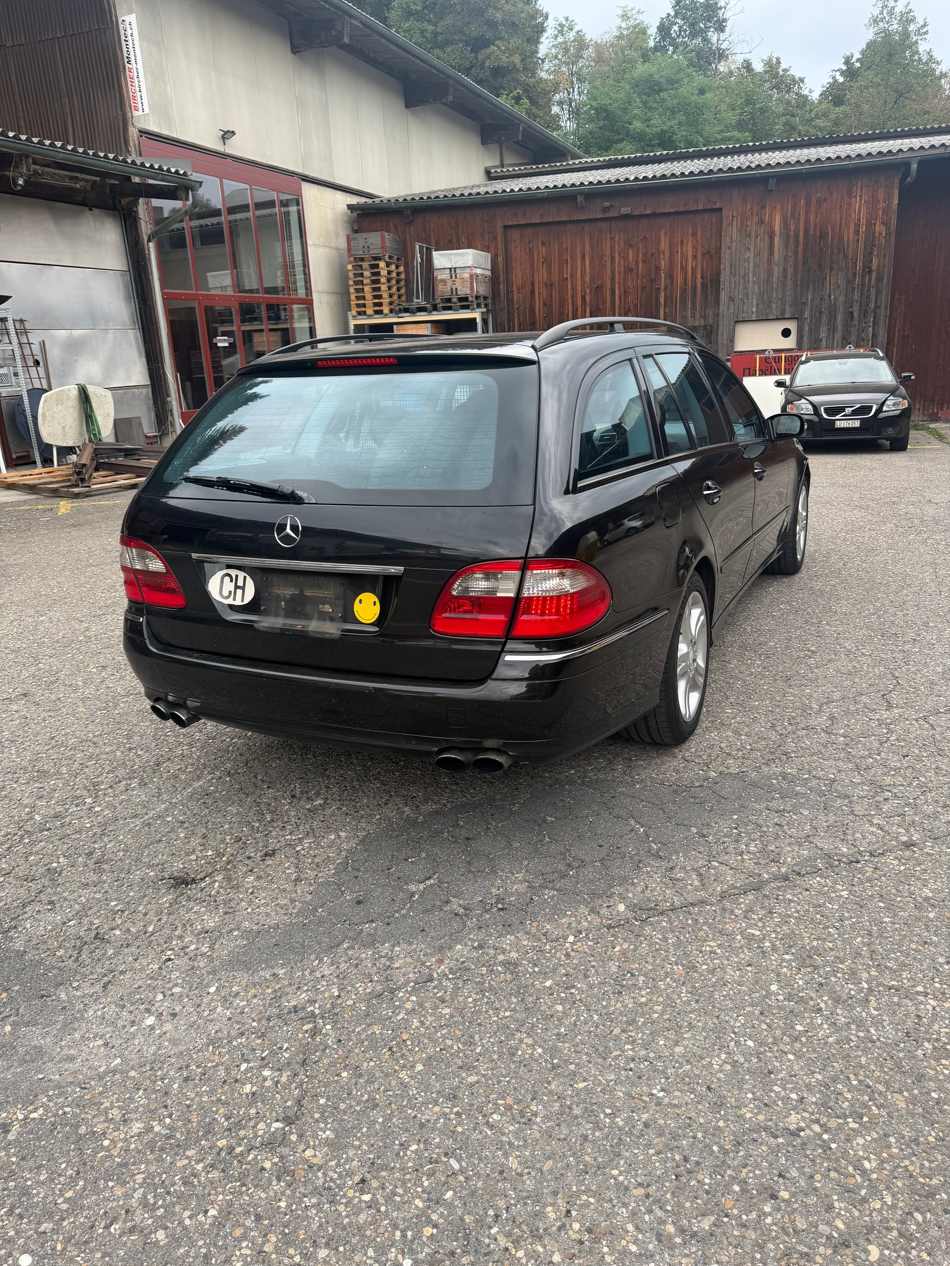MERCEDES-BENZ E 320-image-2