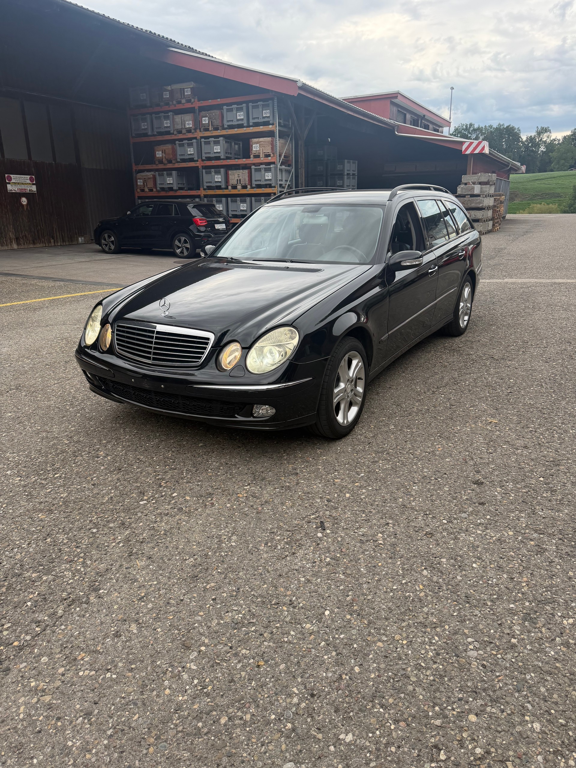MERCEDES-BENZ E 320-image-0