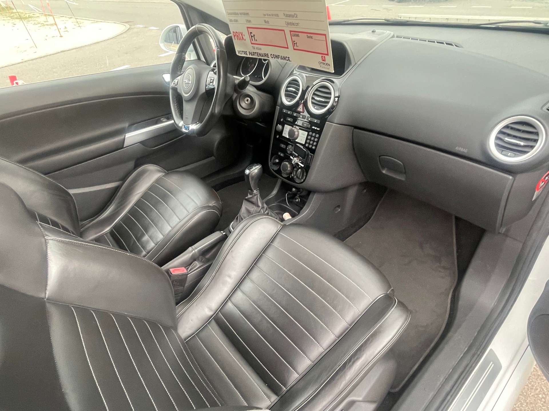 OPEL Corsa 1.6 Turbo OPC-image-9