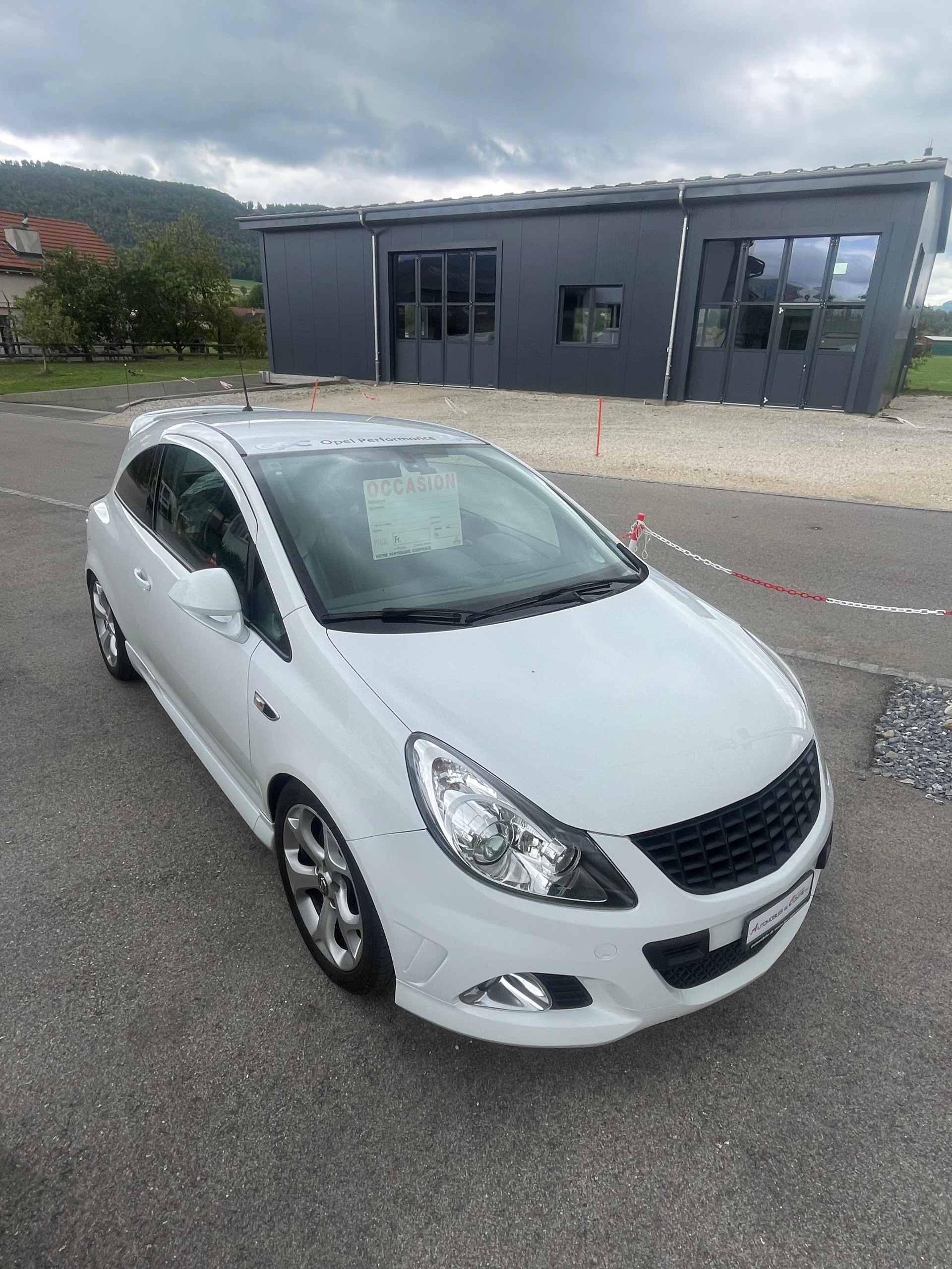 OPEL Corsa 1.6 Turbo OPC-image-1