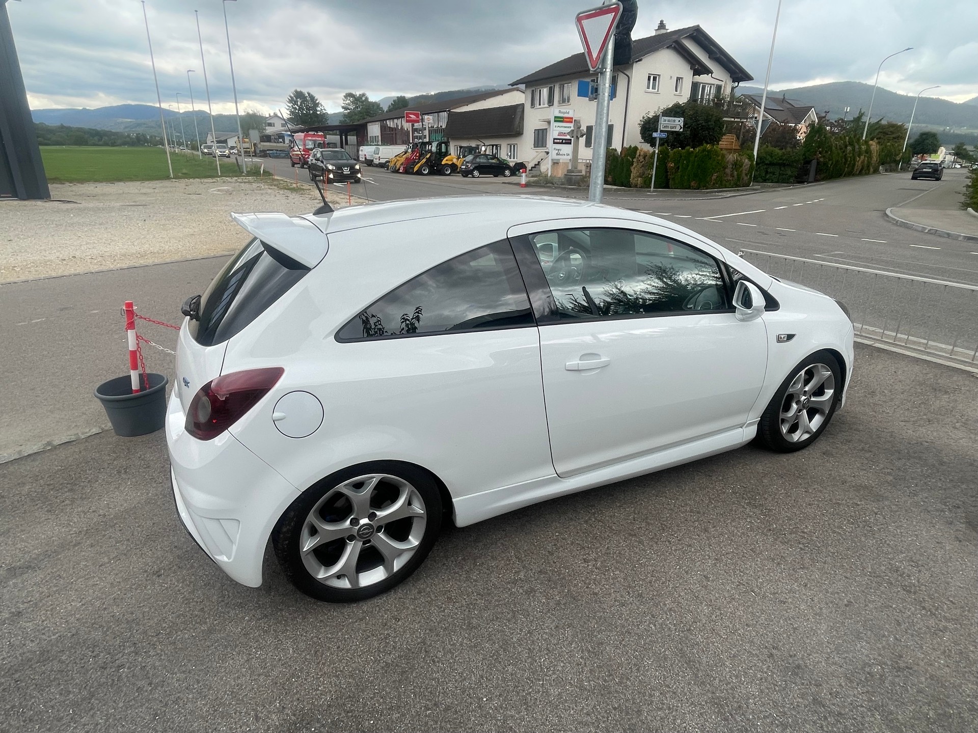 OPEL Corsa 1.6 Turbo OPC-image-3