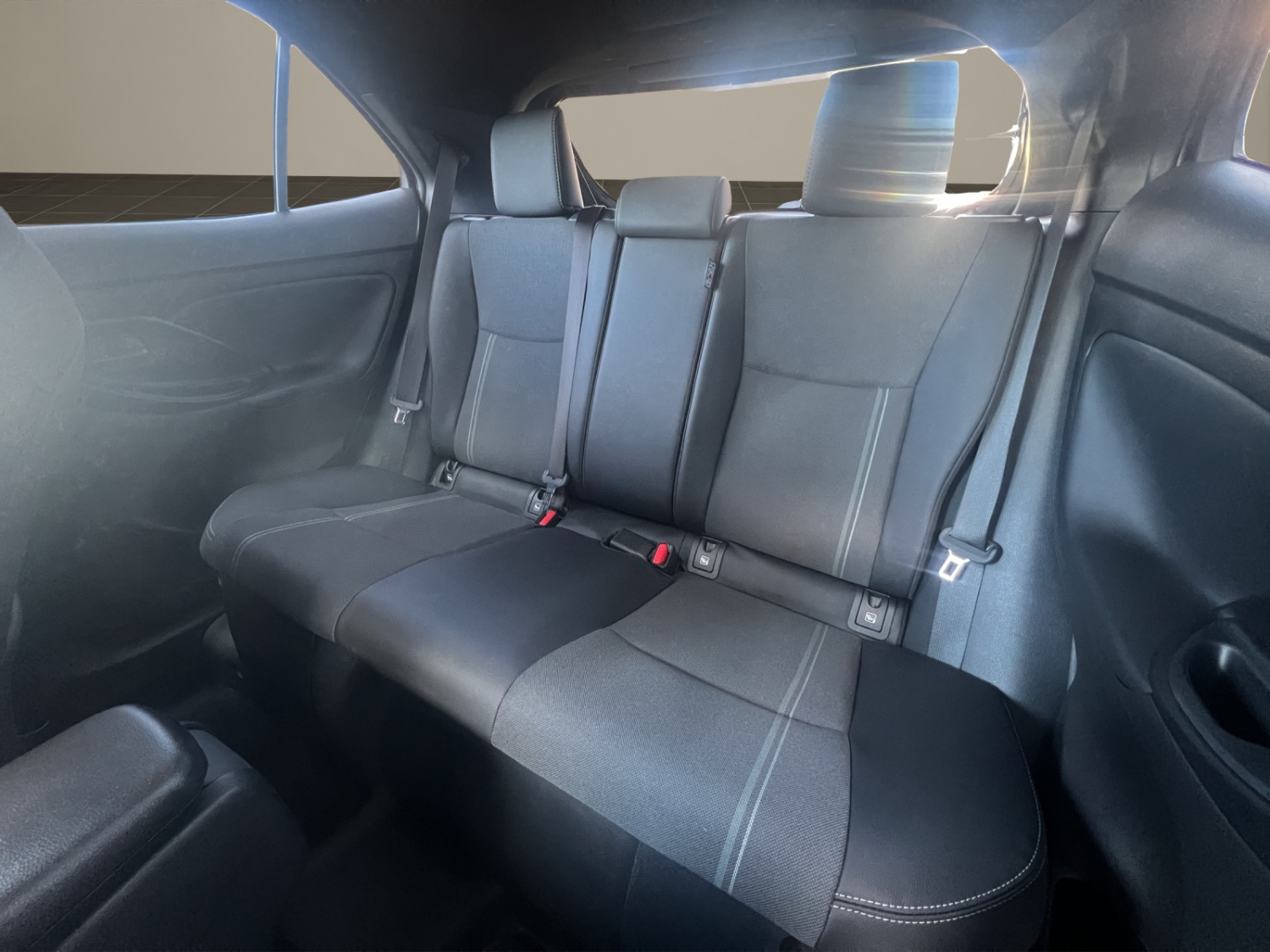 TOYOTA Yaris Cross 1.5 VVT-i HSD Premium AWD-i-image-9