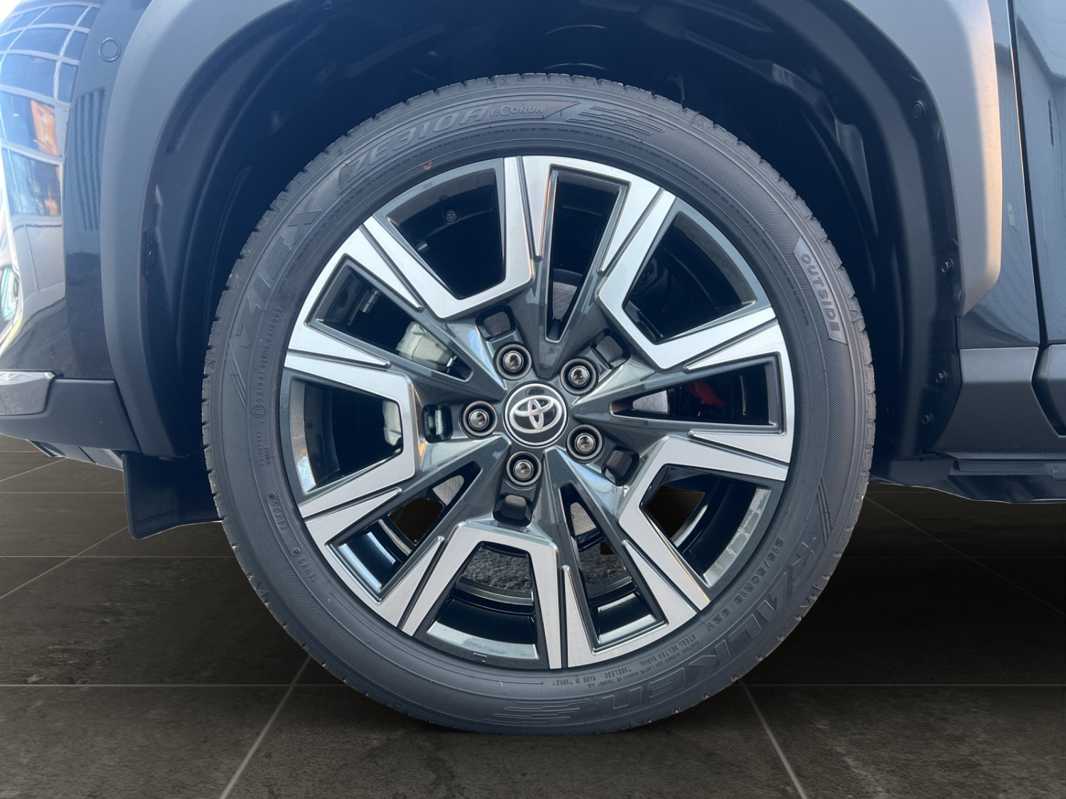 TOYOTA Yaris Cross 1.5 VVT-i HSD Premium AWD-i-image-19
