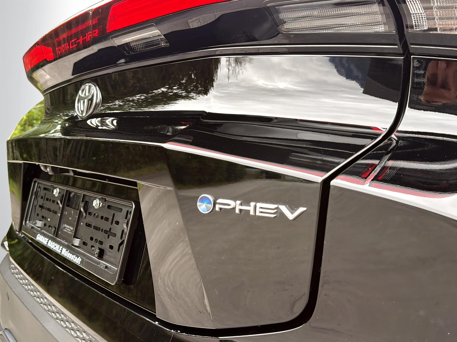 TOYOTA C-HR 2.0 PHEV Style Premiere-image-12