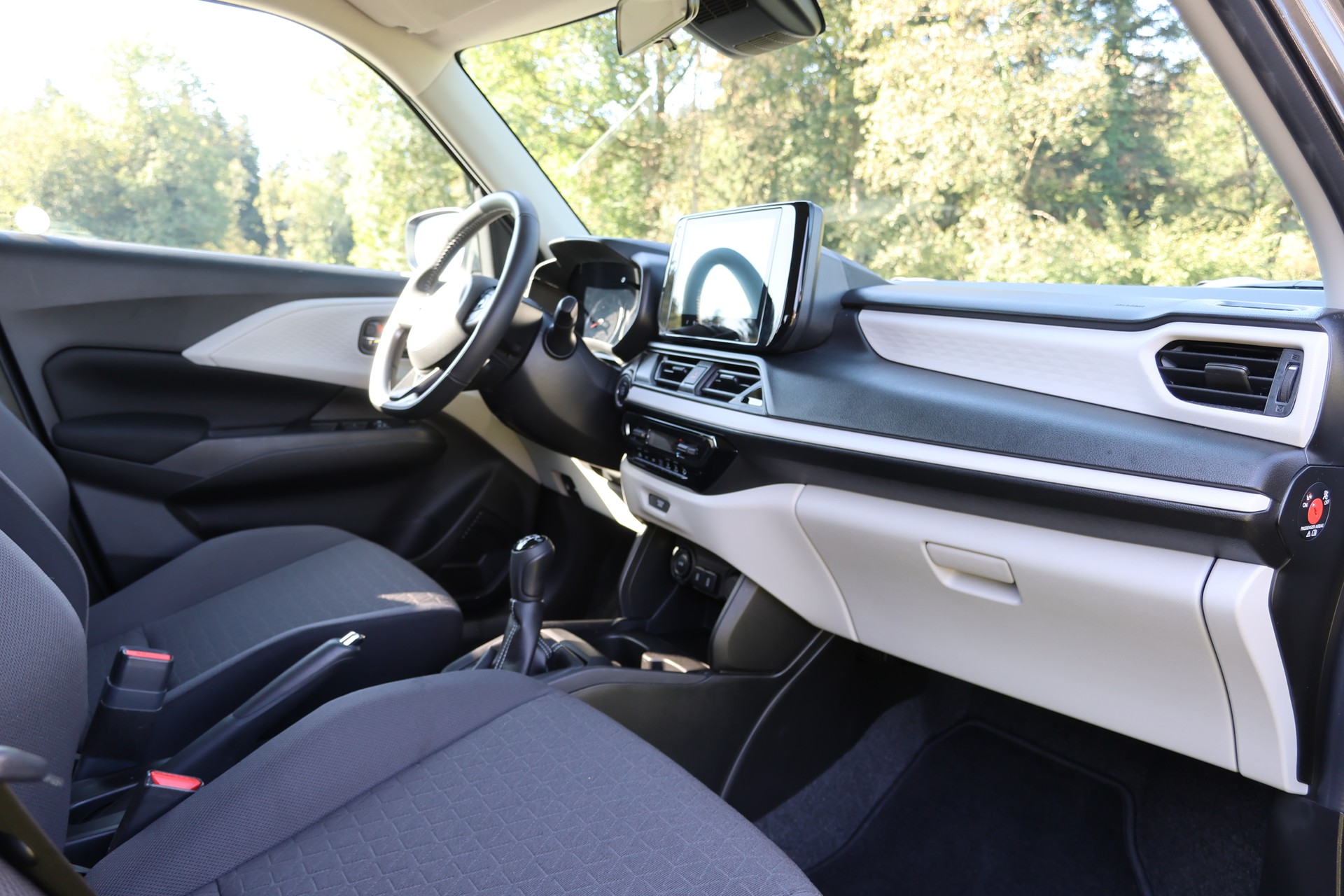 SUZUKI Swift 1.2 Sakura Hybrid-image-12
