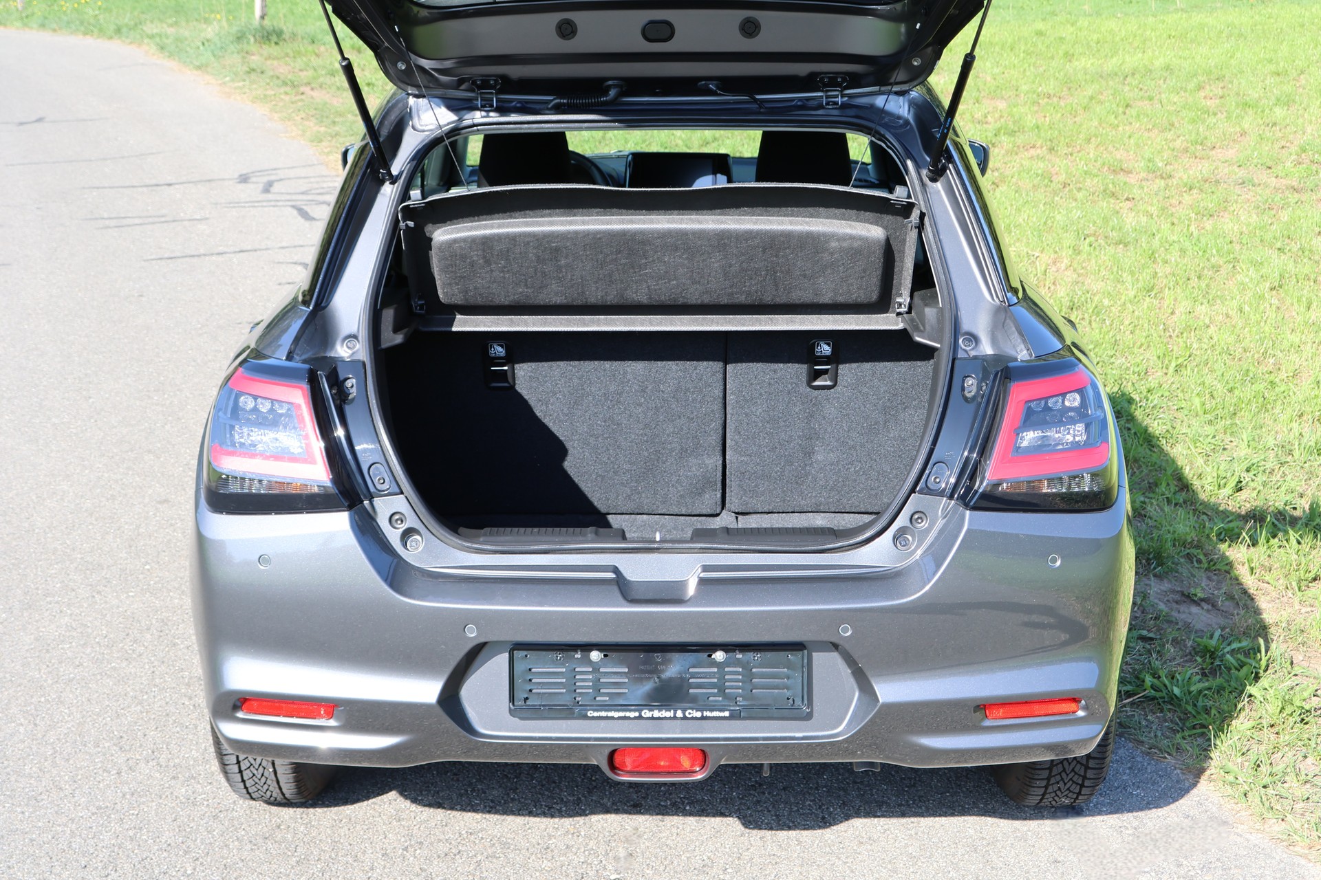 SUZUKI Swift 1.2 Sakura Hybrid-image-14