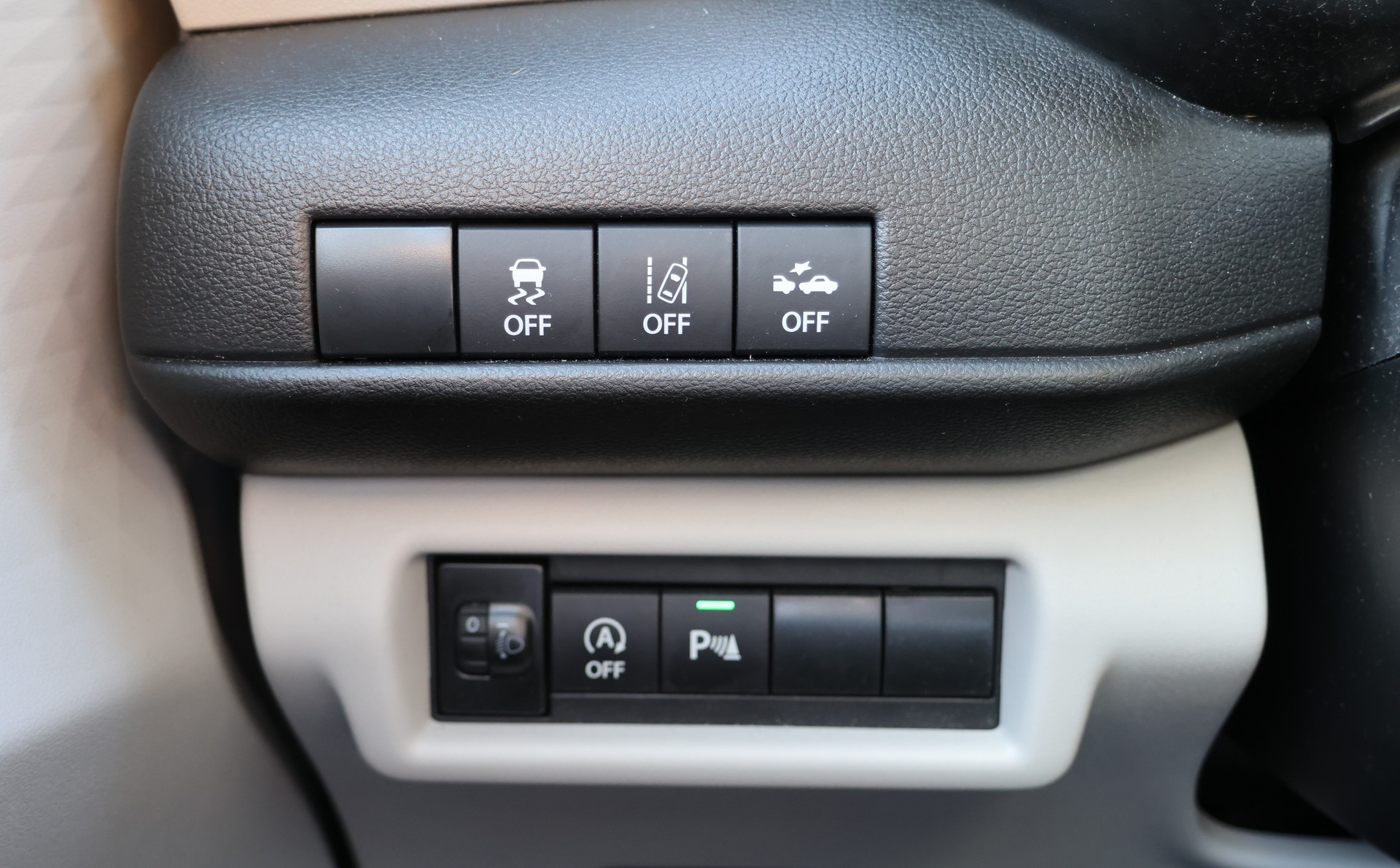 SUZUKI Swift 1.2 Sakura Hybrid-image-6