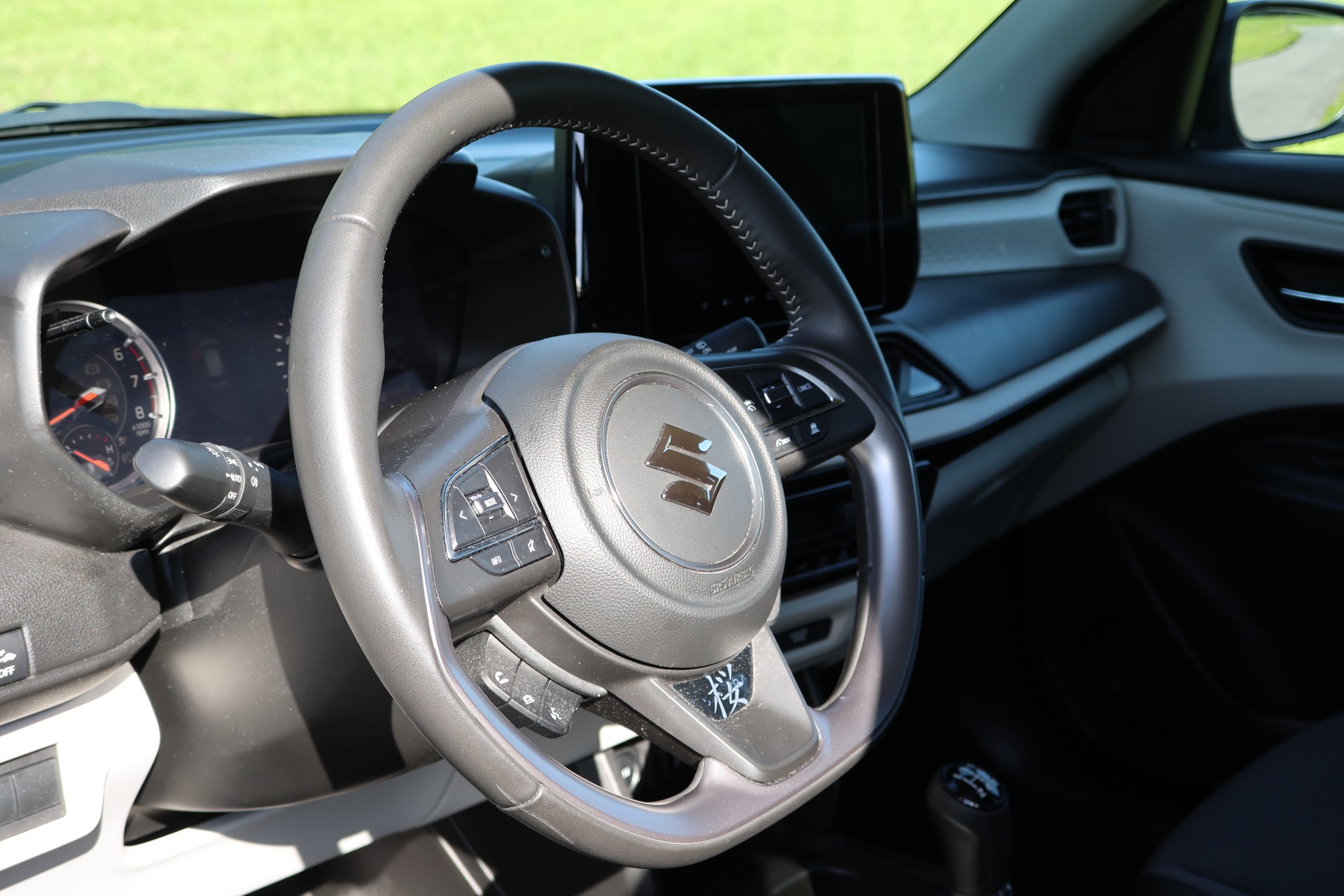 SUZUKI Swift 1.2 Sakura Hybrid-image-4