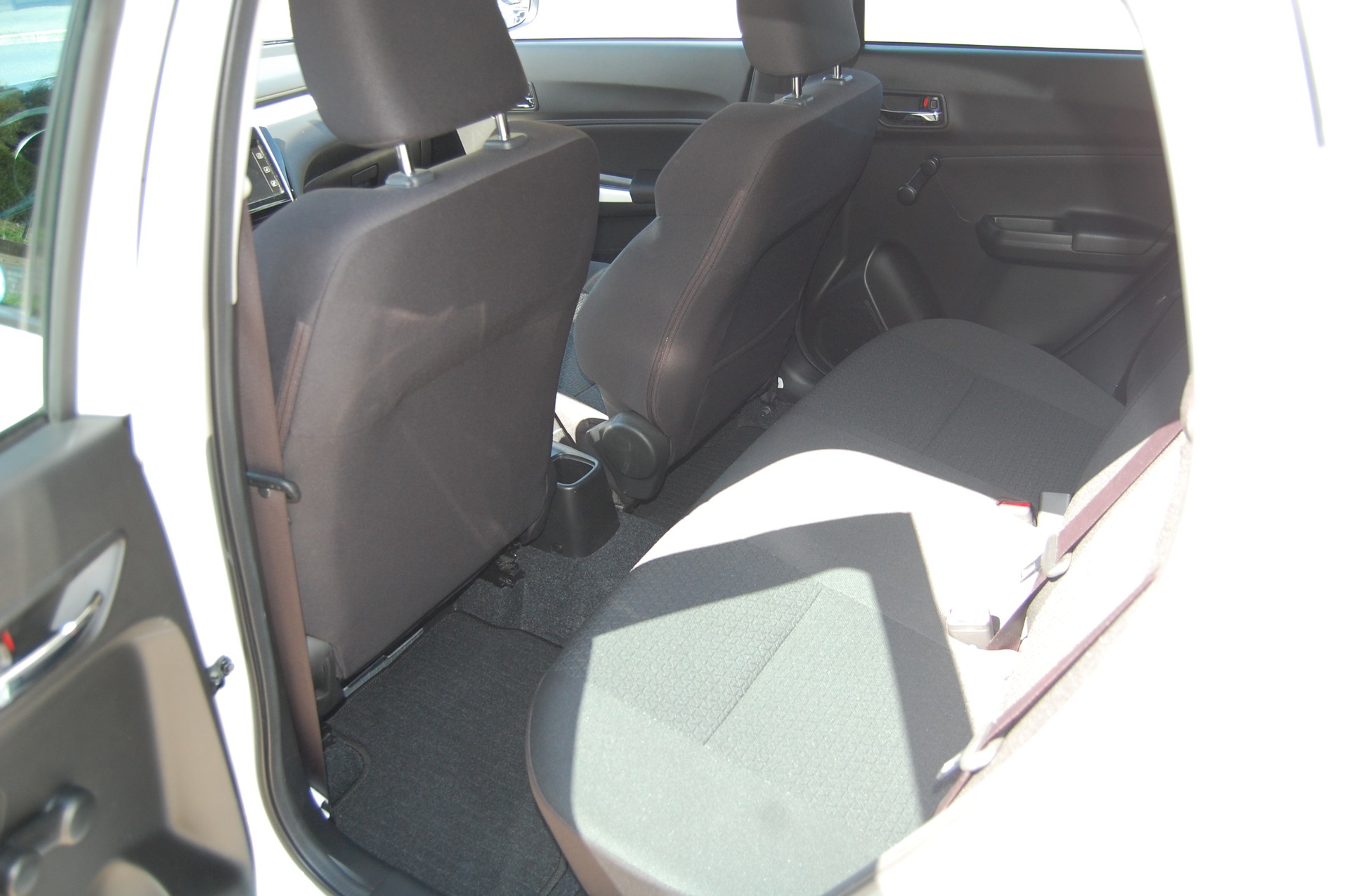SUZUKI Swift 1.2 Compact + 4x4 Hybrid-image-16