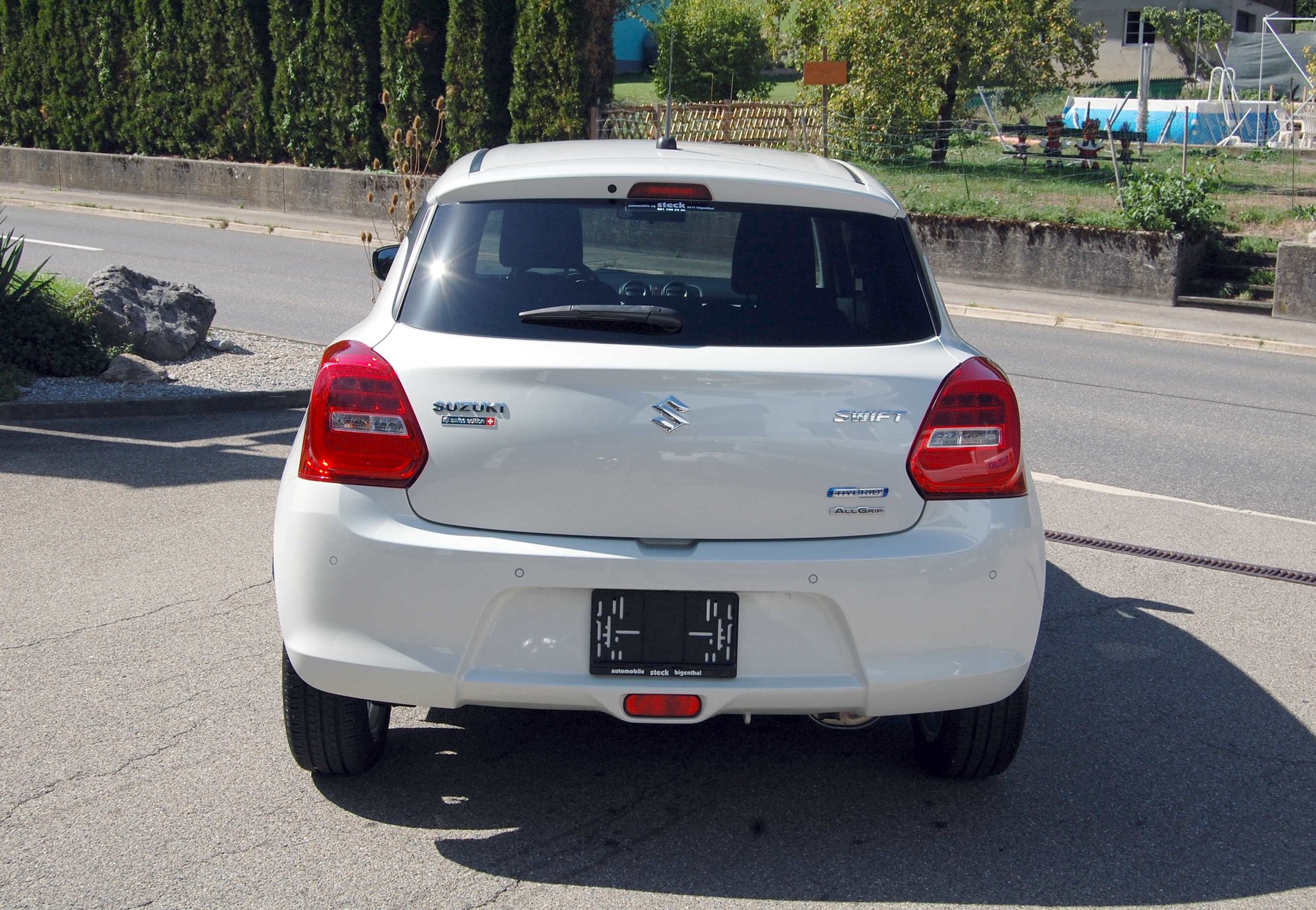SUZUKI Swift 1.2 Compact + 4x4 Hybrid-image-6