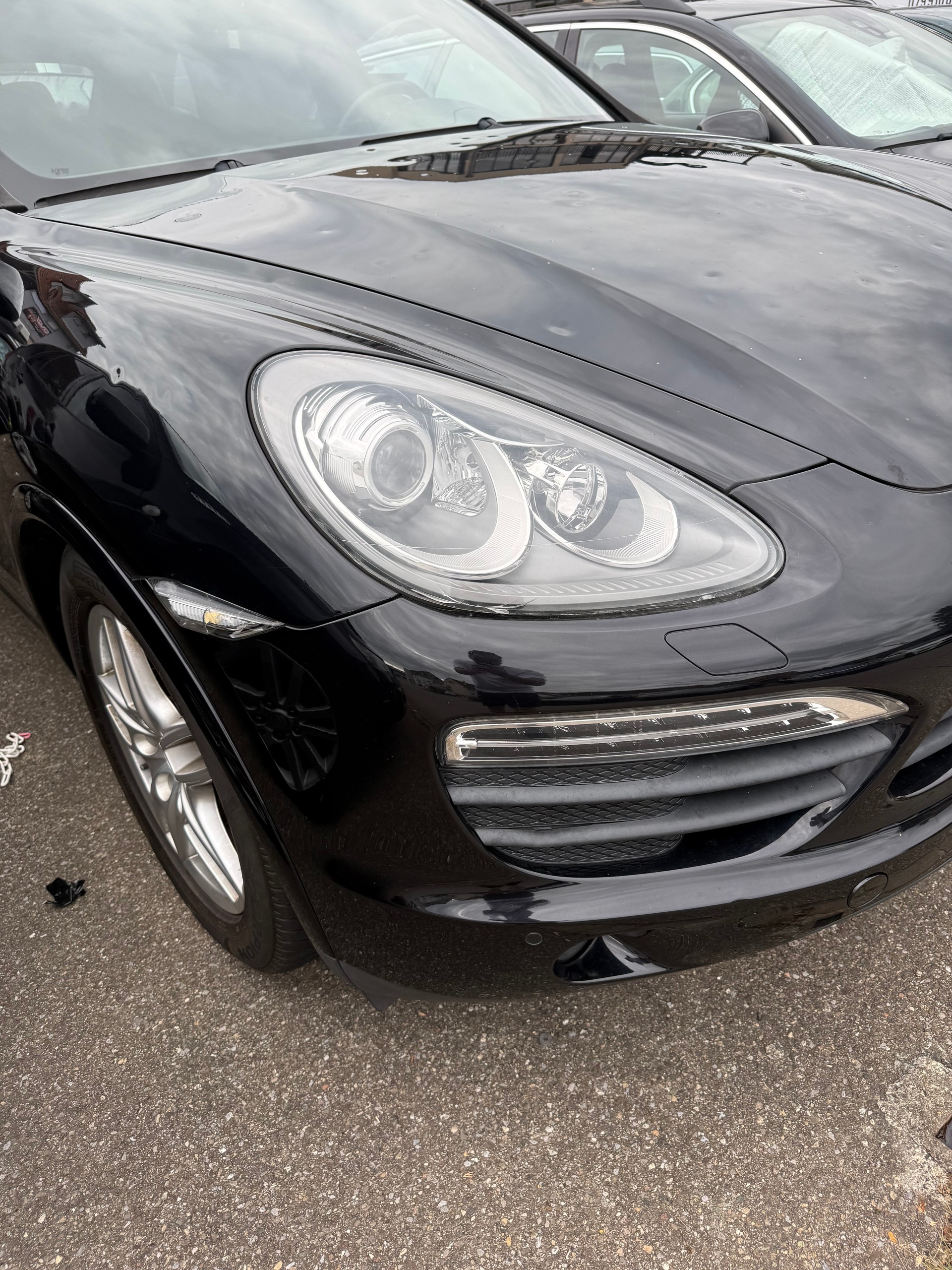 PORSCHE Cayenne S-showroom-element-1