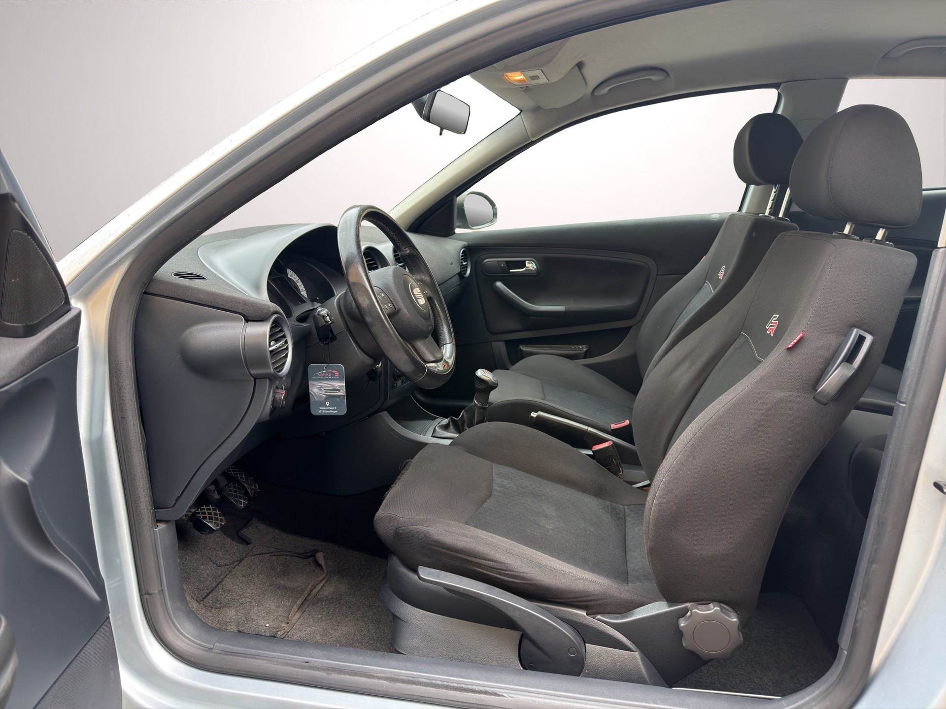 SEAT Ibiza 1.8 20V Turbo FR Joya Joker-image-8