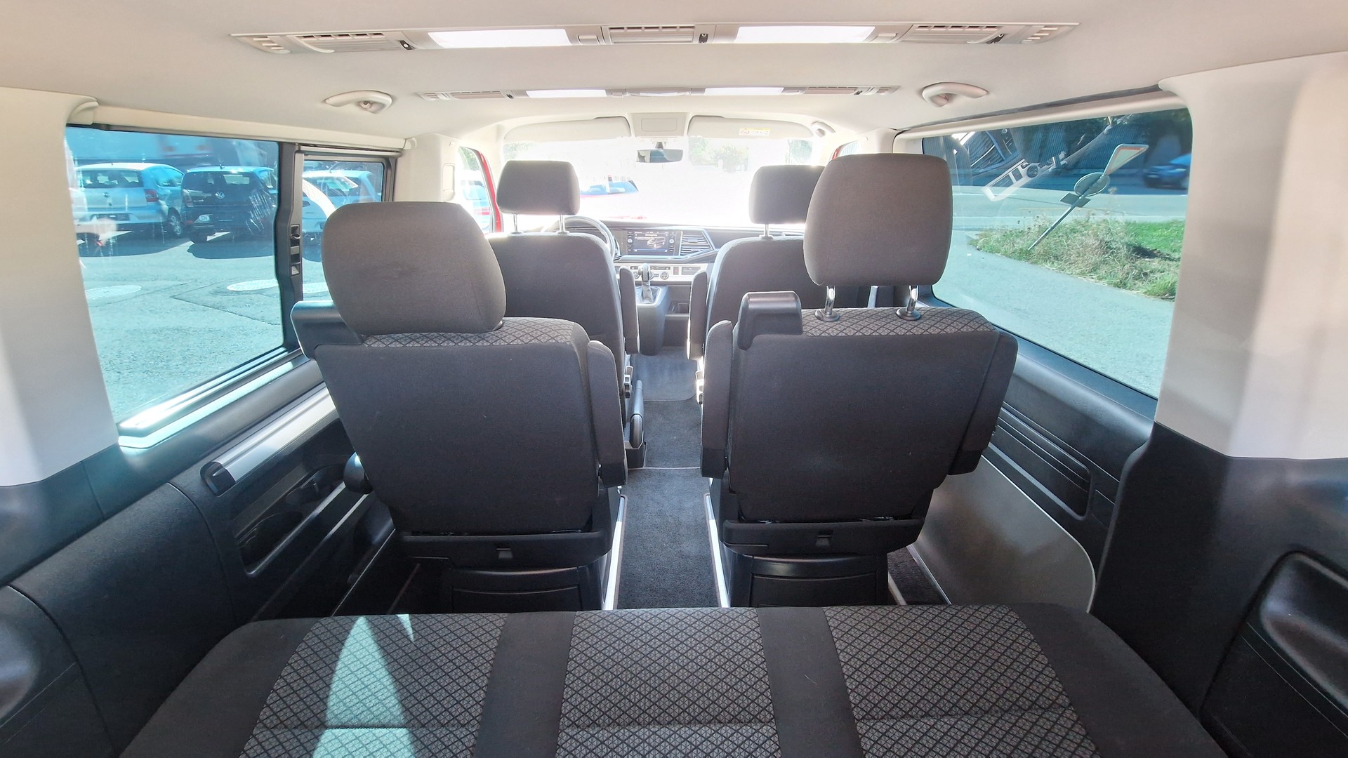 VW T6.1 Multivan 2.0 TDI Trendline Liberty DSG-image-13