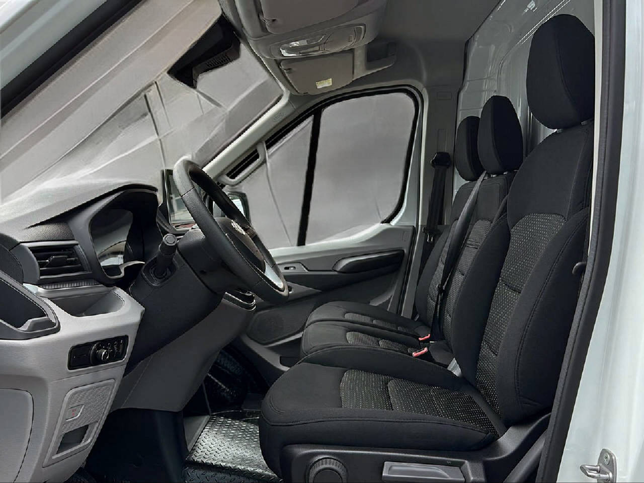MAXUS Deliver 9 Kaw. L3H2 2.0 TD Luxury-image-11