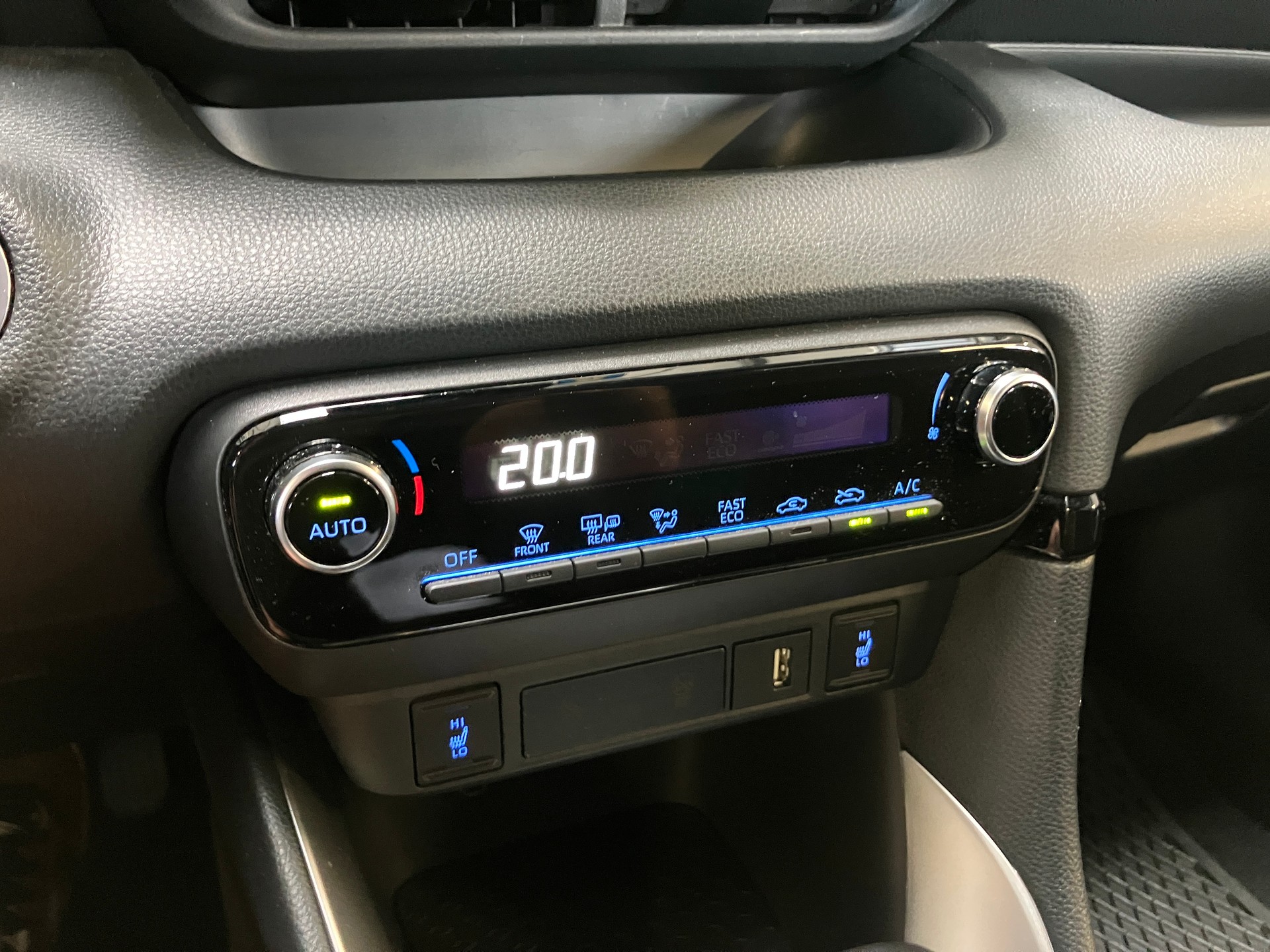 TOYOTA Yaris 1.5 Trend e-CVT HYBRID-image-25