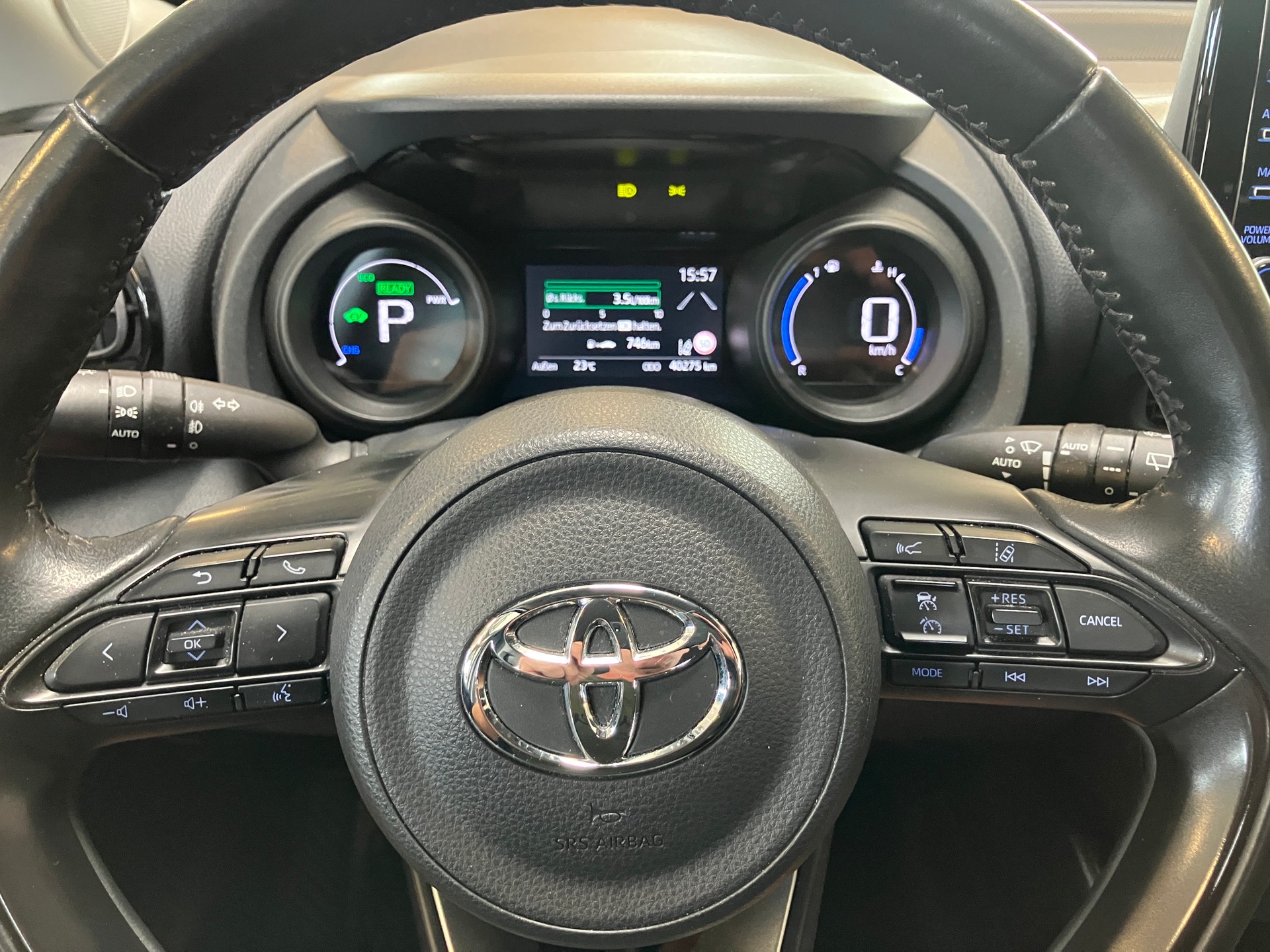 TOYOTA Yaris 1.5 Trend e-CVT HYBRID-image-24