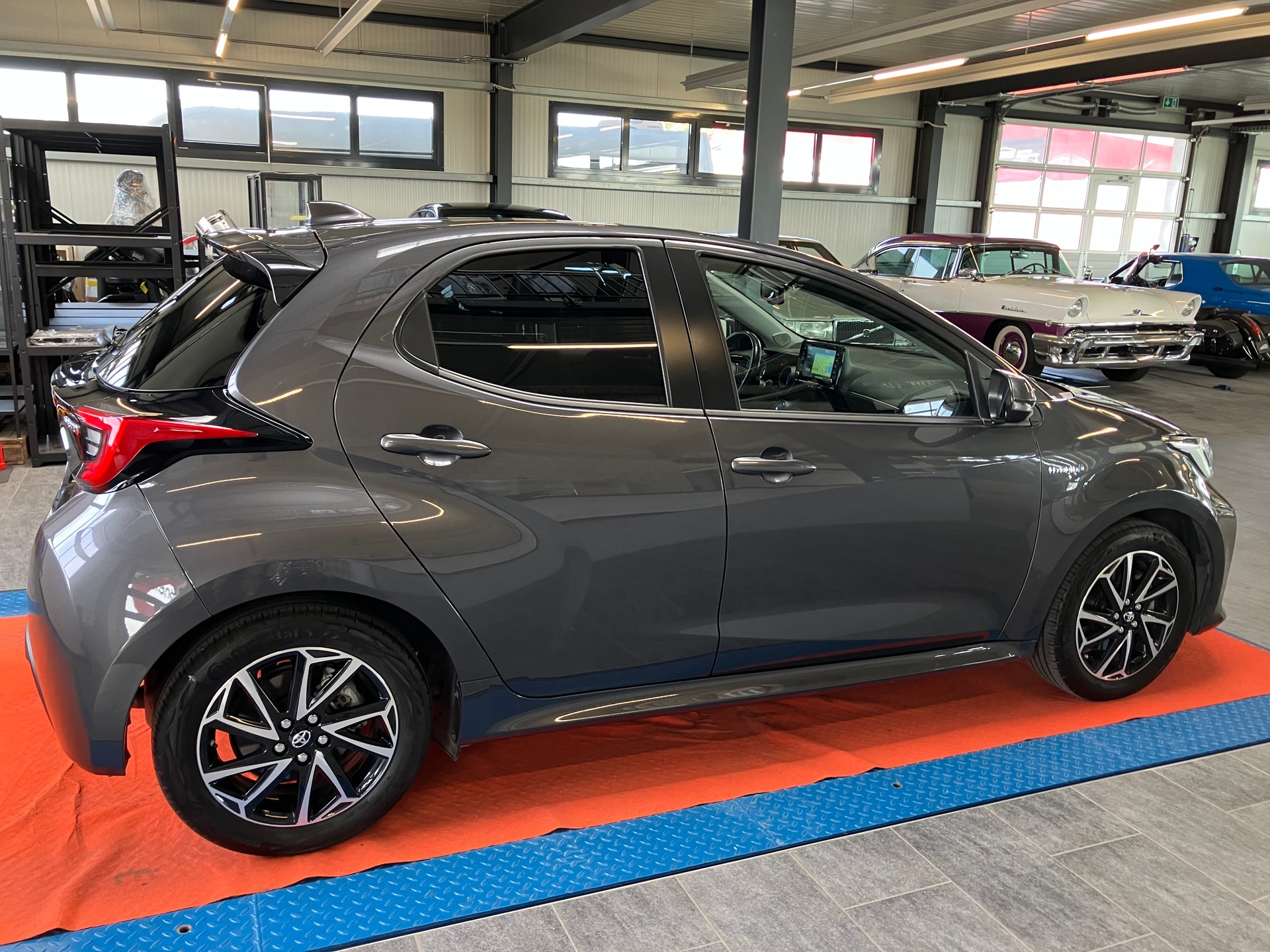 TOYOTA Yaris 1.5 Trend e-CVT HYBRID-image-11