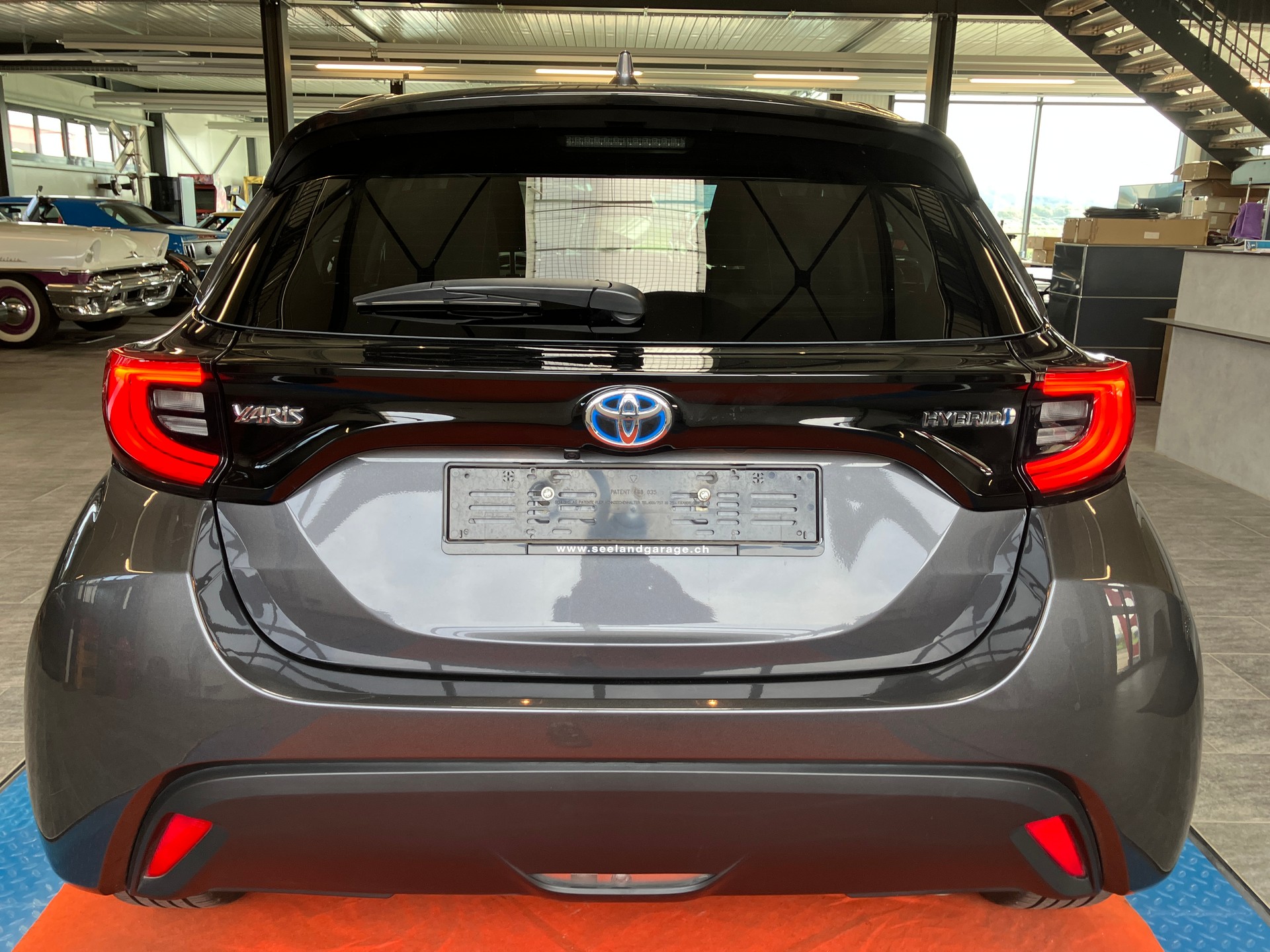 TOYOTA Yaris 1.5 Trend e-CVT HYBRID-image-9