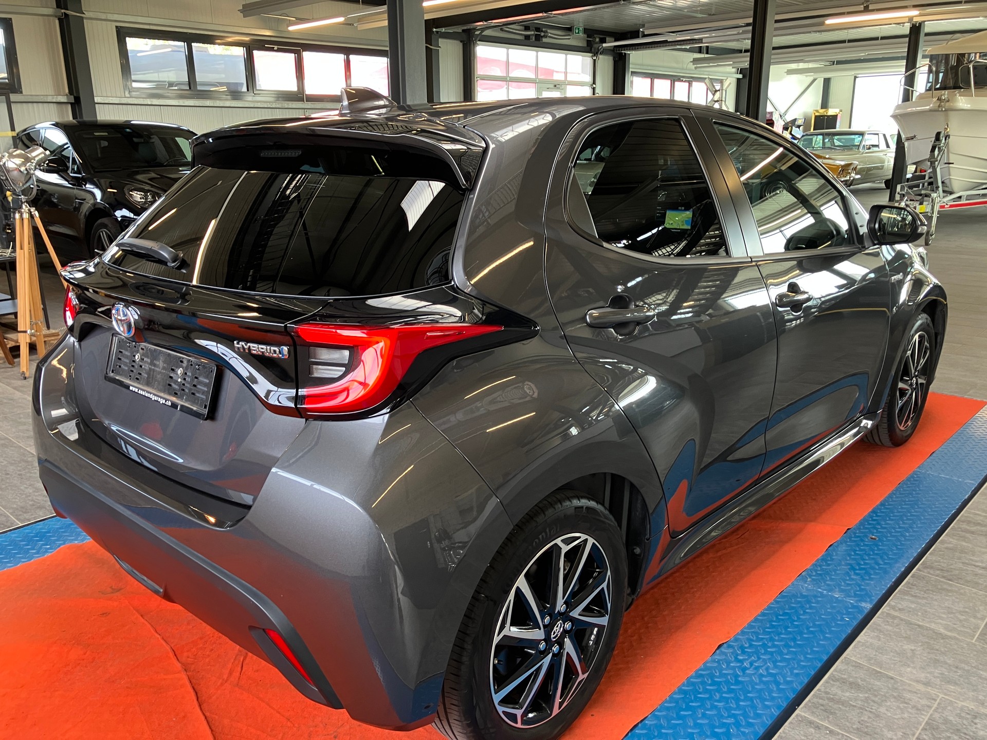 TOYOTA Yaris 1.5 Trend e-CVT HYBRID-image-10