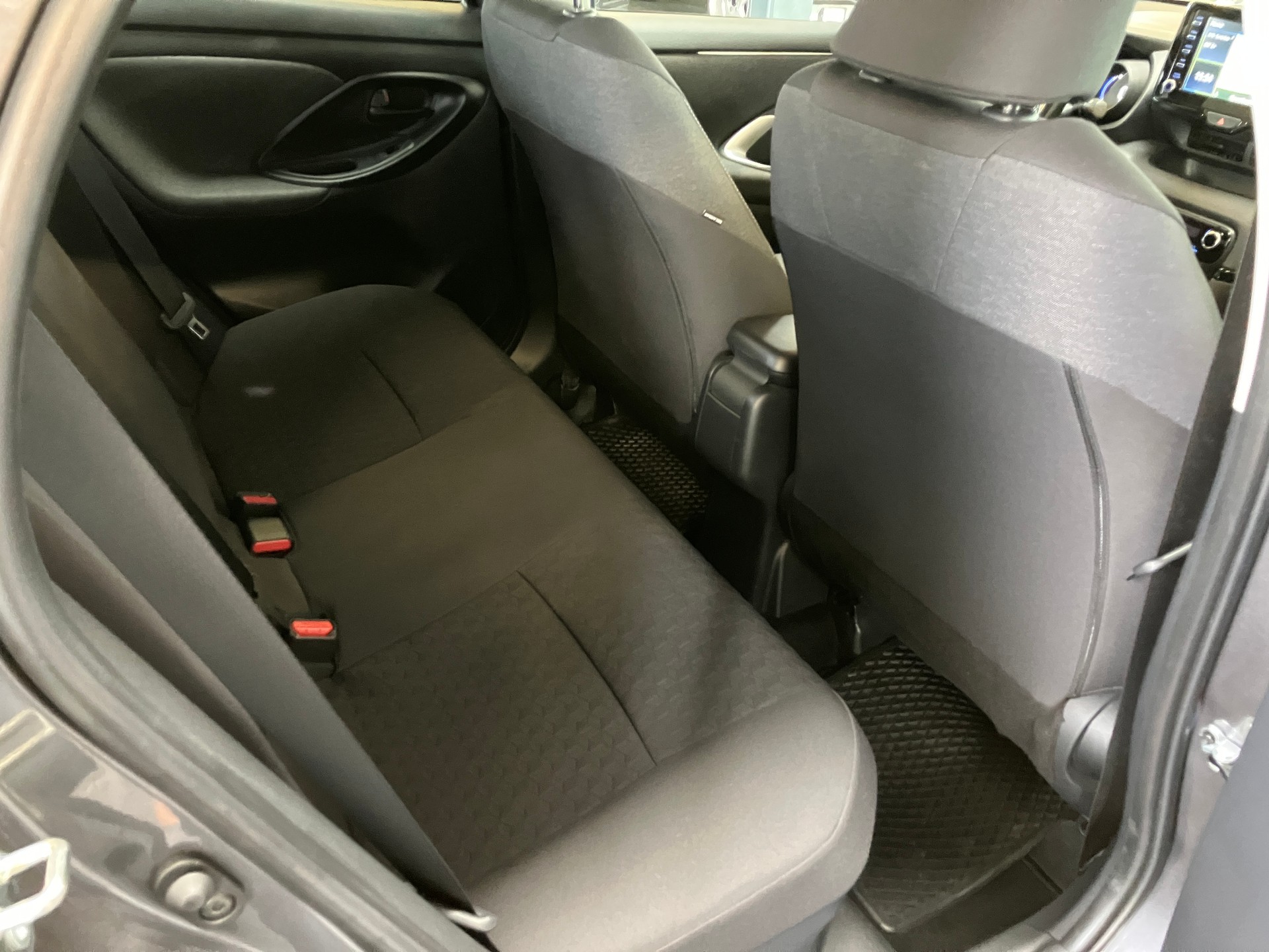 TOYOTA Yaris 1.5 Trend e-CVT HYBRID-image-16