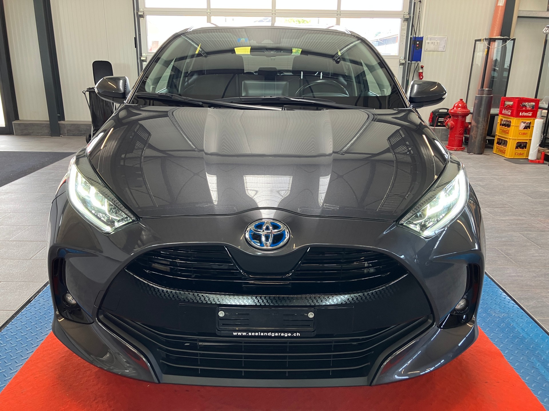 TOYOTA Yaris 1.5 Trend e-CVT HYBRID-image-3