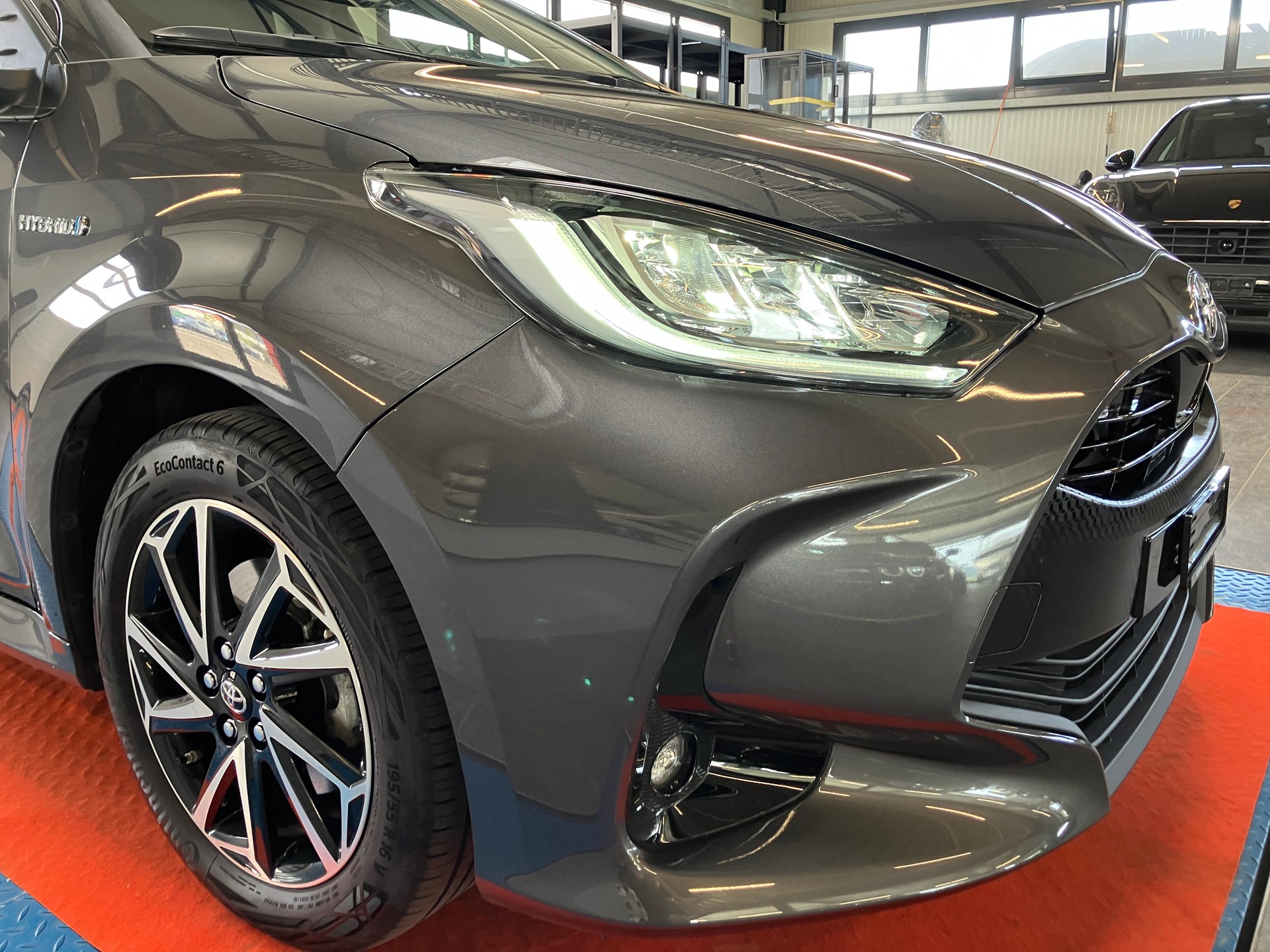 TOYOTA Yaris 1.5 Trend e-CVT HYBRID-image-1