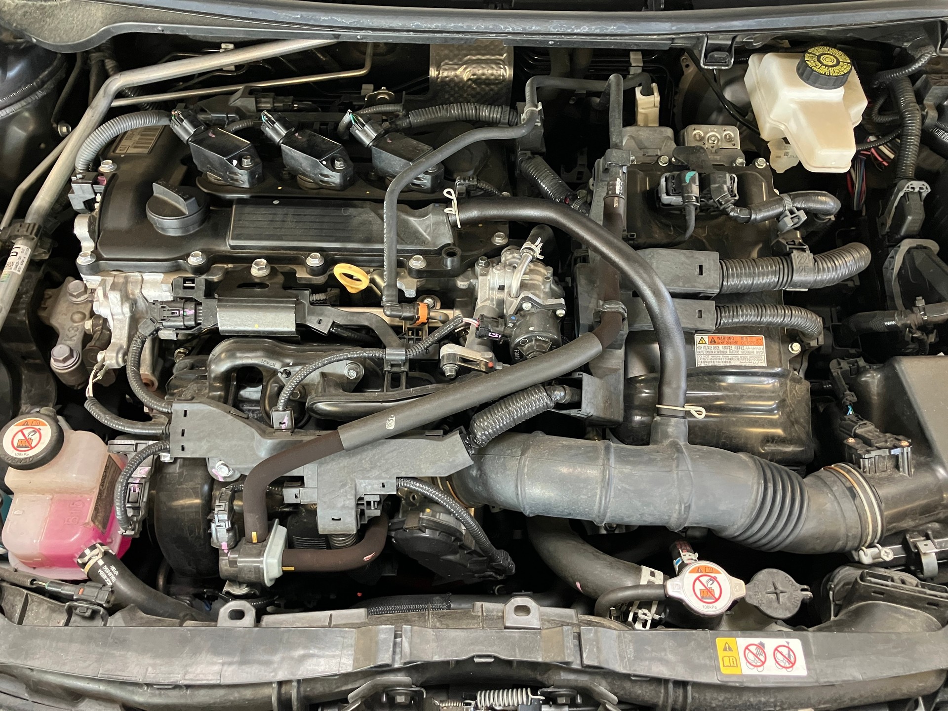 TOYOTA Yaris 1.5 Trend e-CVT HYBRID-image-26