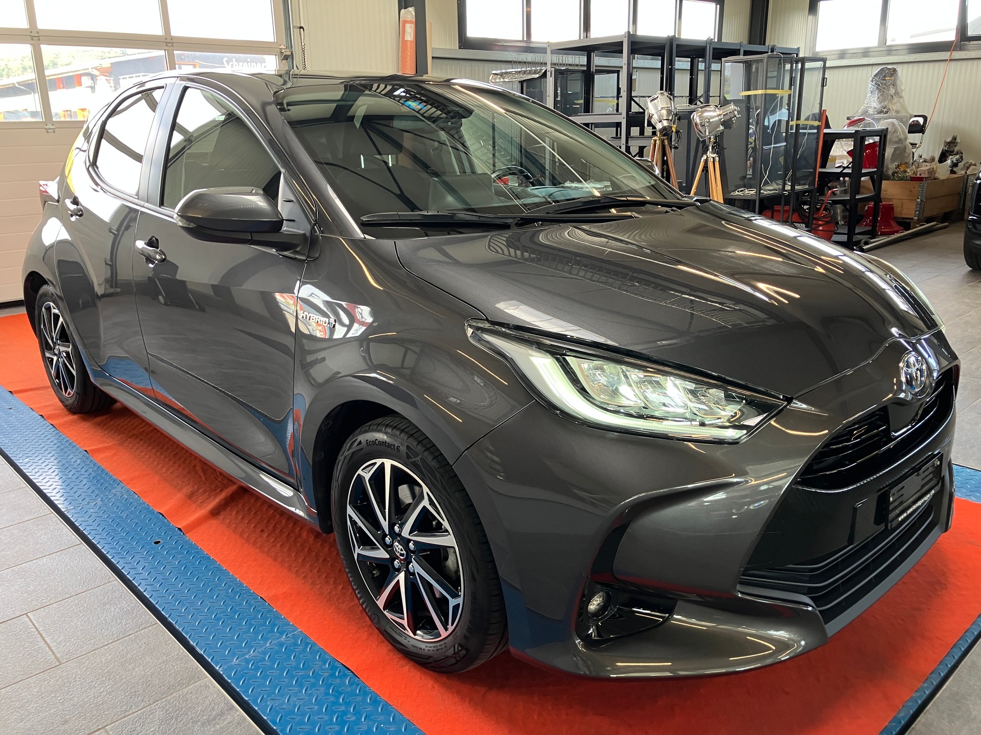TOYOTA Yaris 1.5 Trend e-CVT HYBRID-image-0