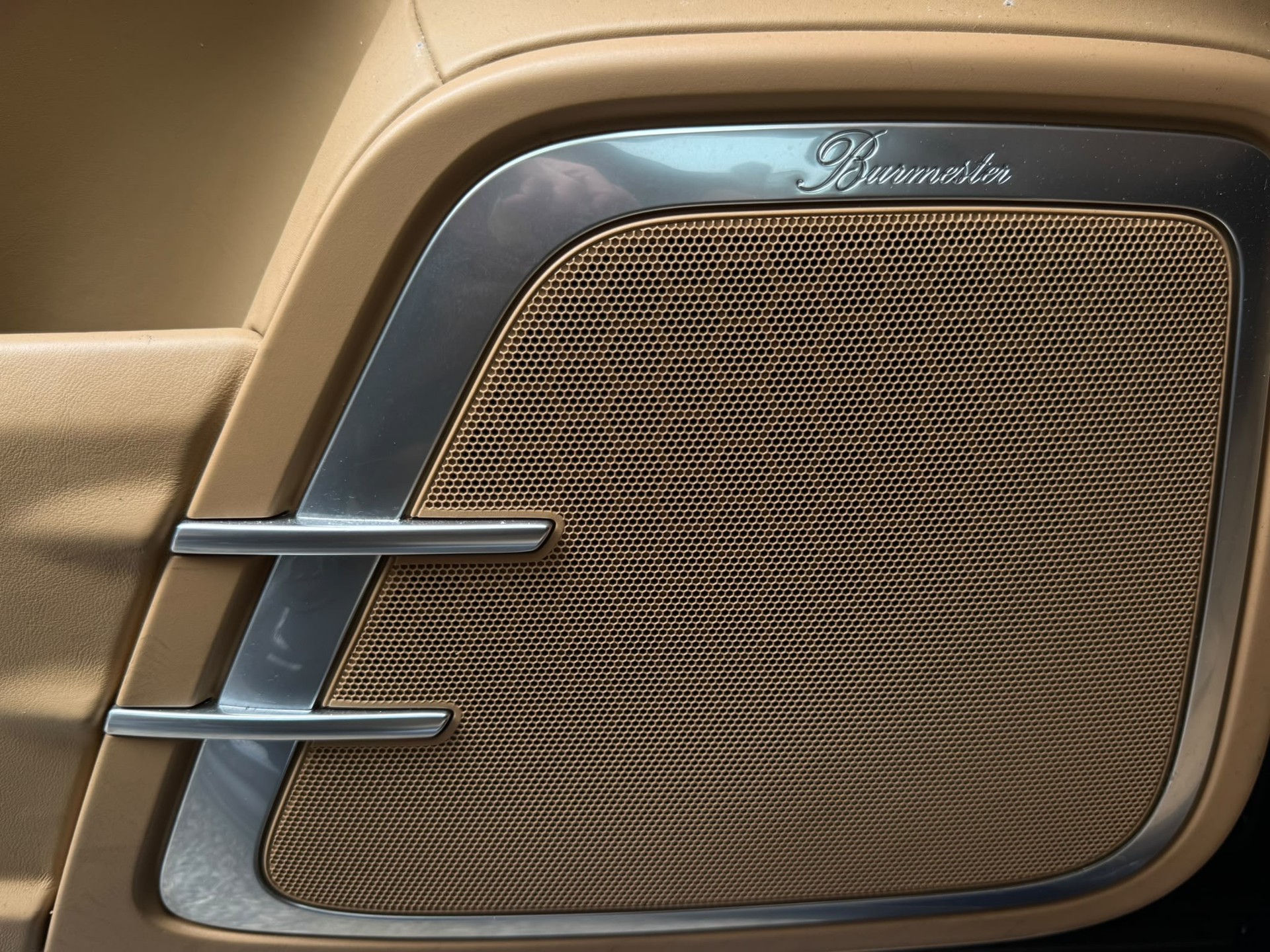 PORSCHE Cayenne Turbo-image-16