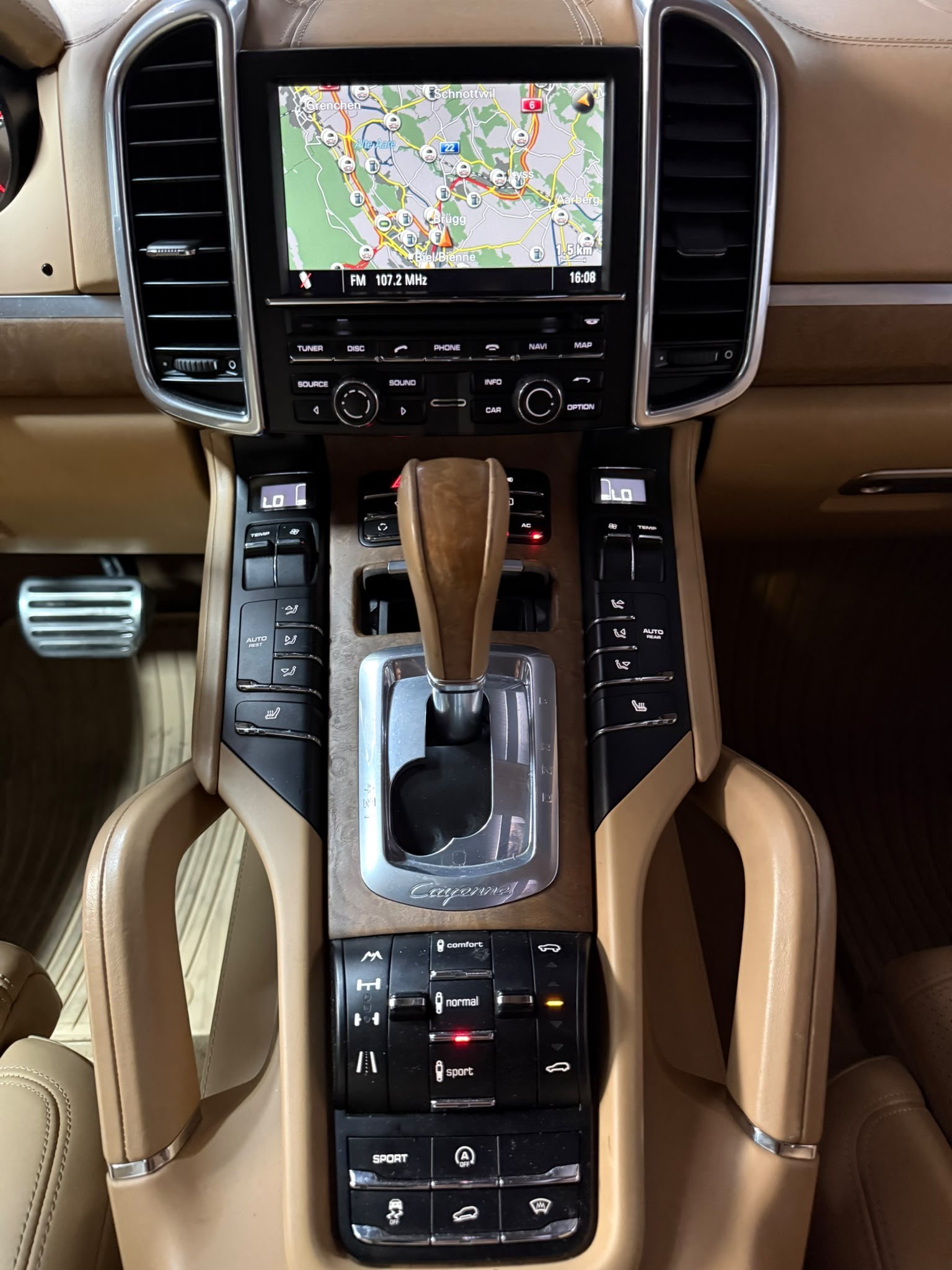 PORSCHE Cayenne Turbo-image-12