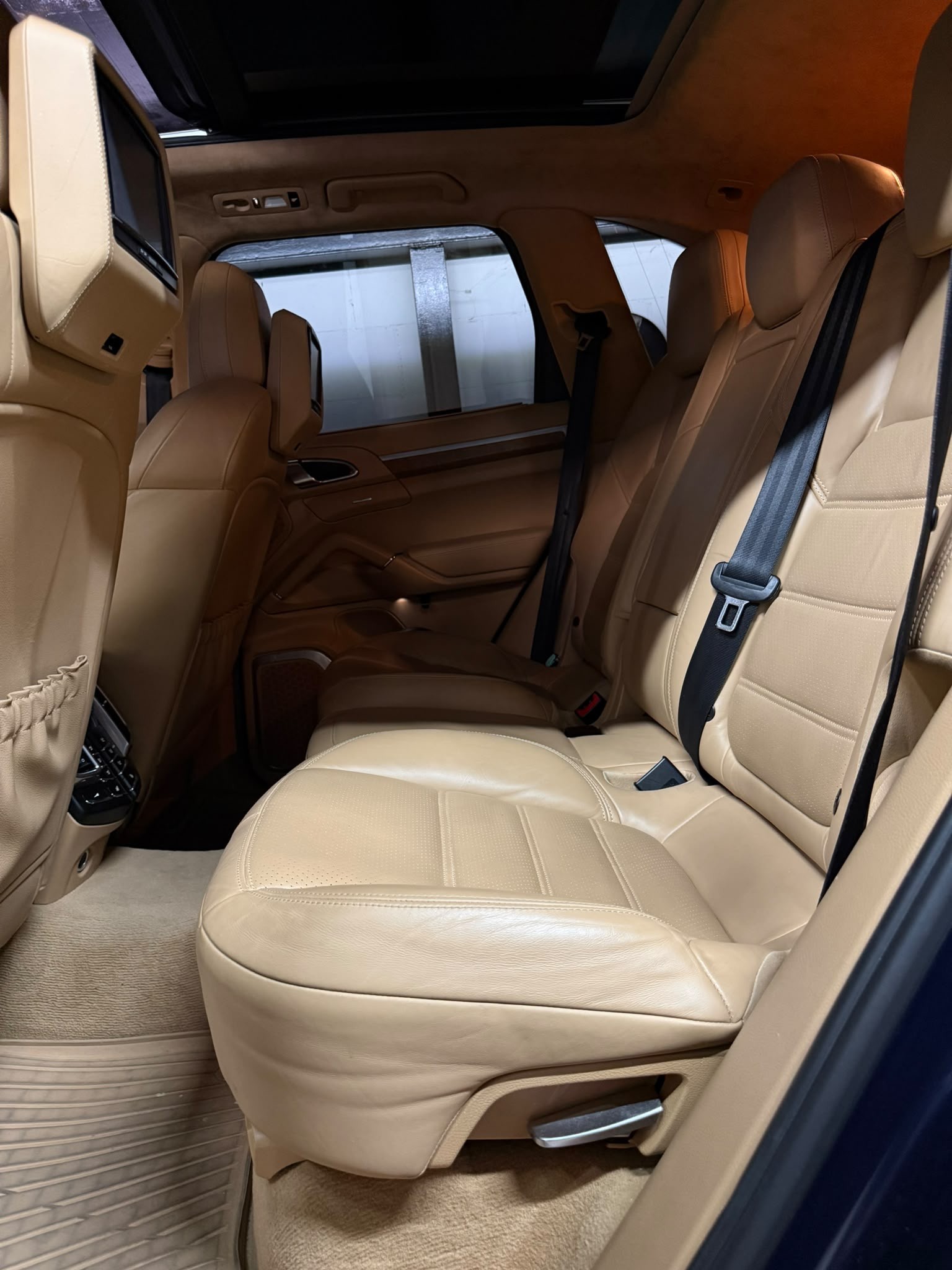 PORSCHE Cayenne Turbo-image-15