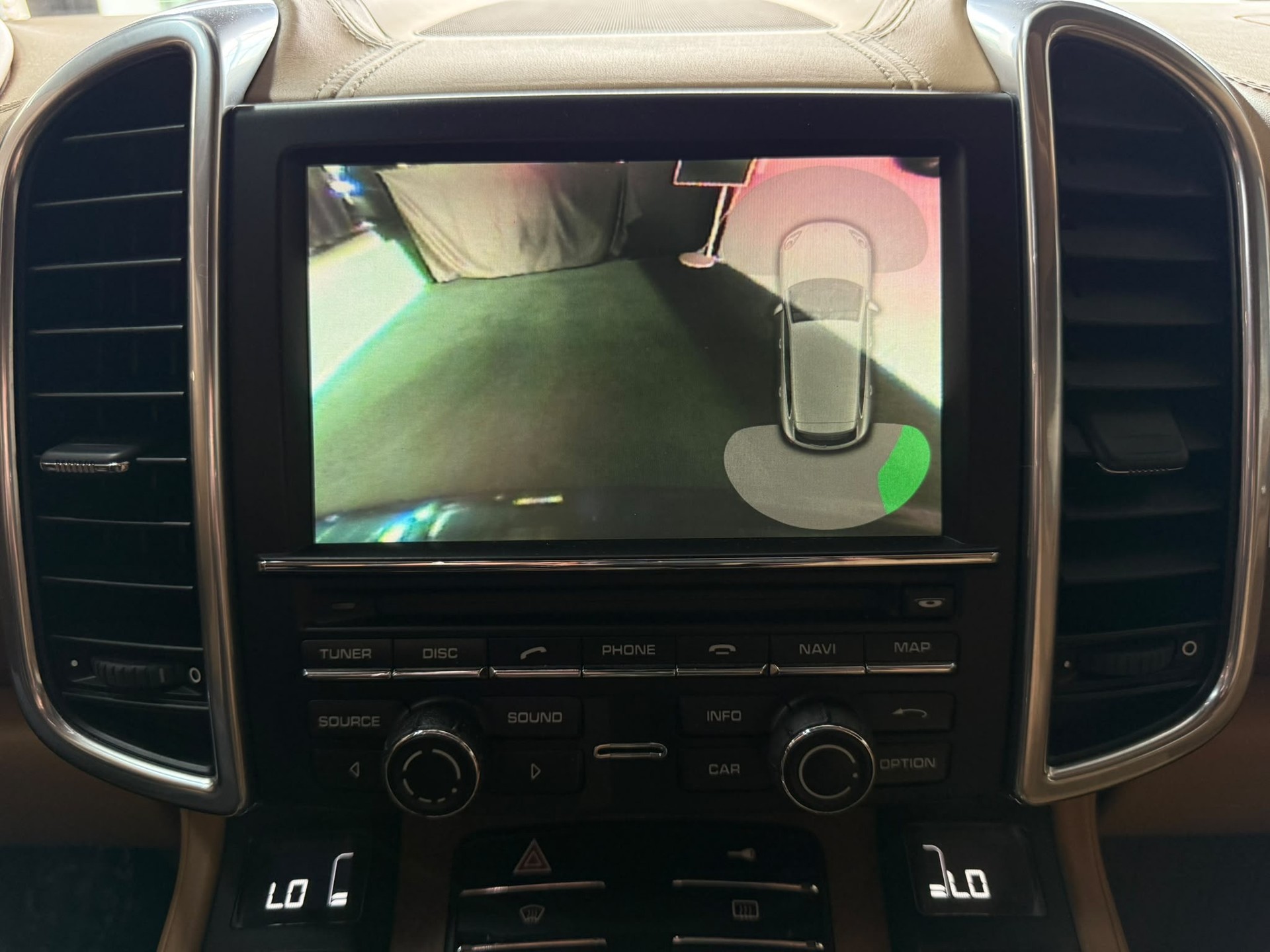PORSCHE Cayenne Turbo-image-18