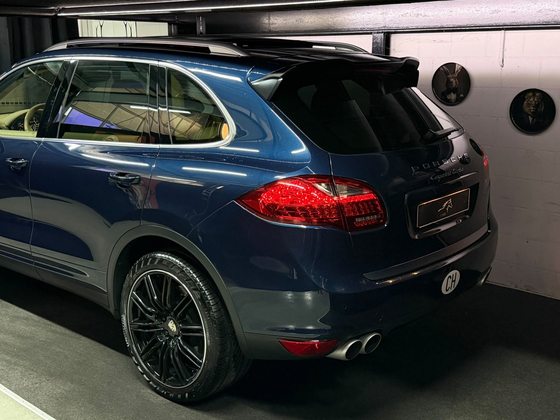 PORSCHE Cayenne Turbo-image-20