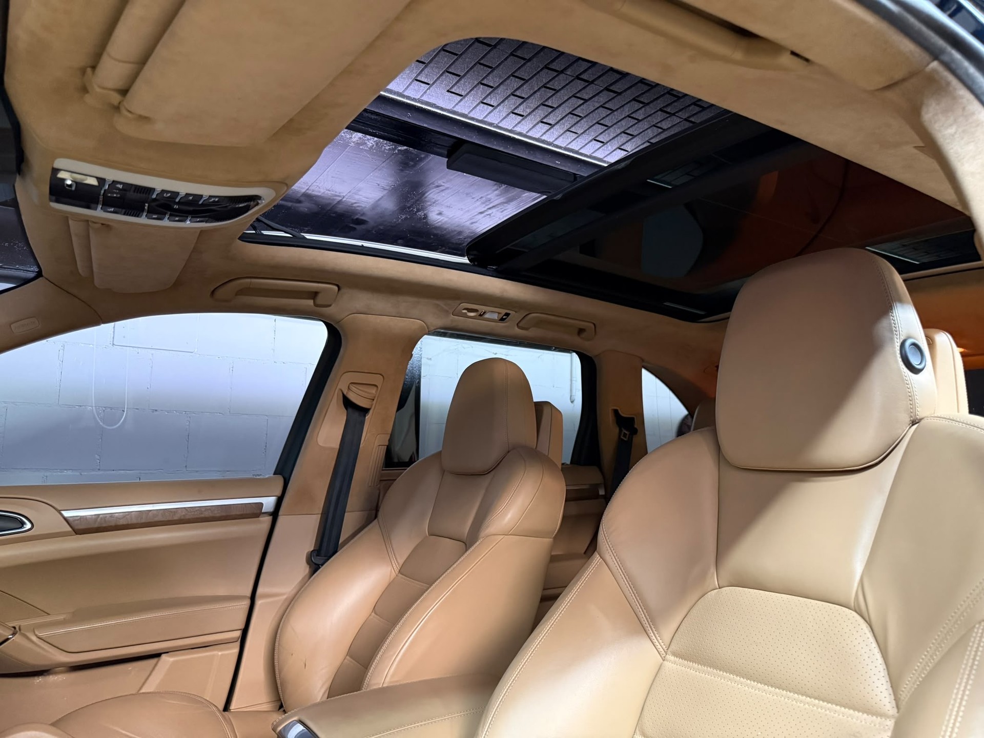 PORSCHE Cayenne Turbo-image-10