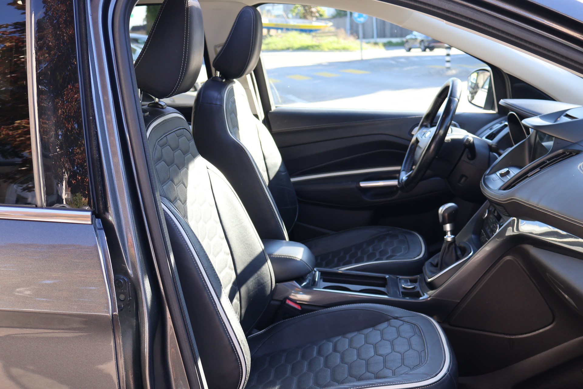 FORD Kuga 2.0 TDCi Business 4WD-image-3