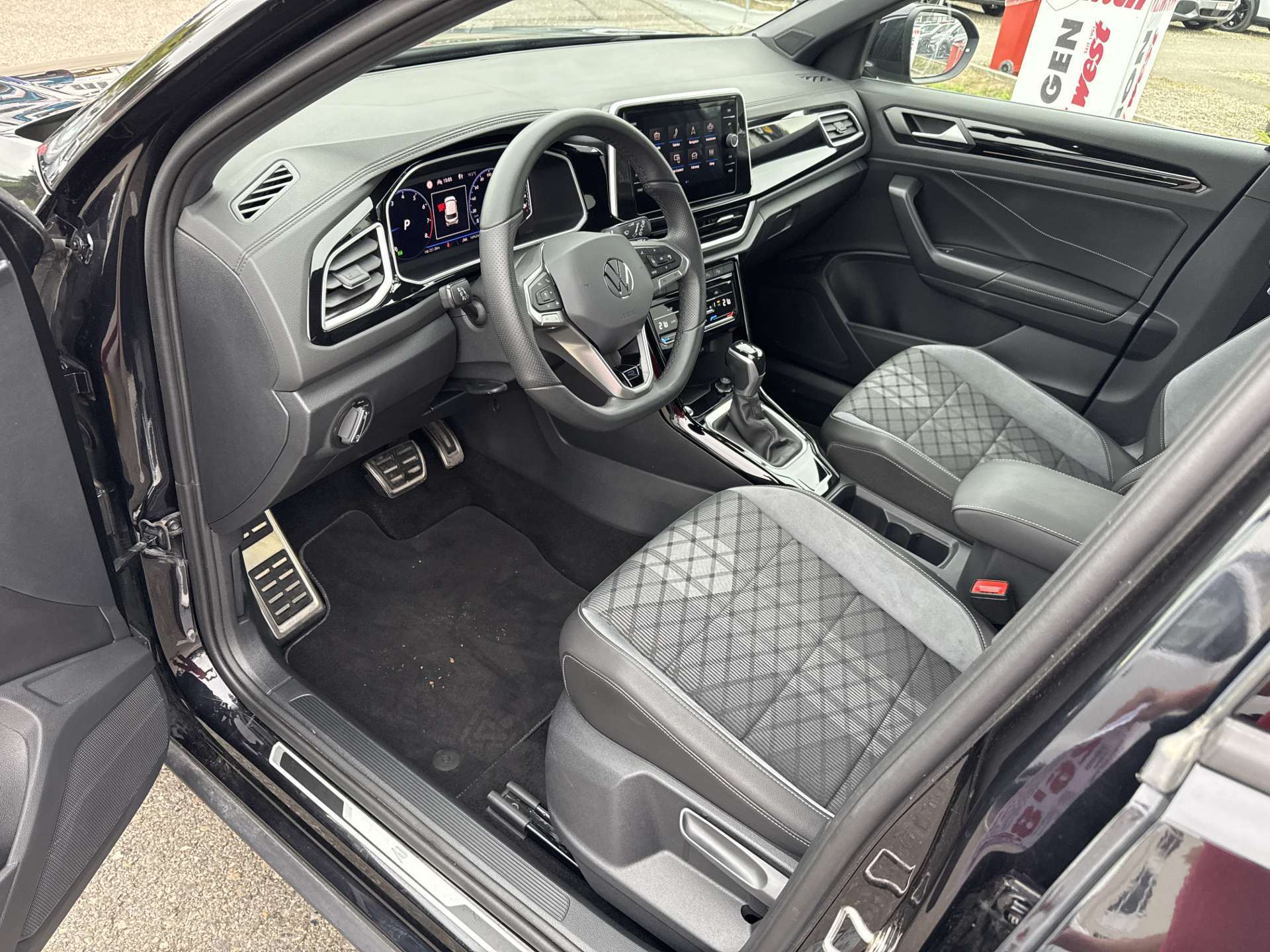 VW T-Roc 1.5 TSi EVO R-Line DSG-Automat-image-5