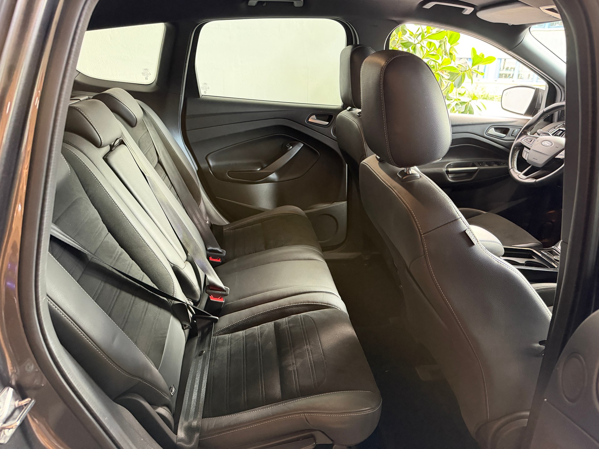 FORD Kuga 2.0 TDCi 180 ST-Line FPS-image-10