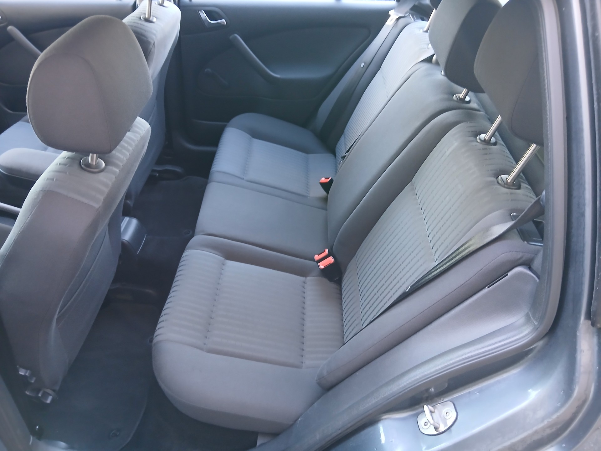 SKODA Octavia 1.8 Turbo Tour-image-10