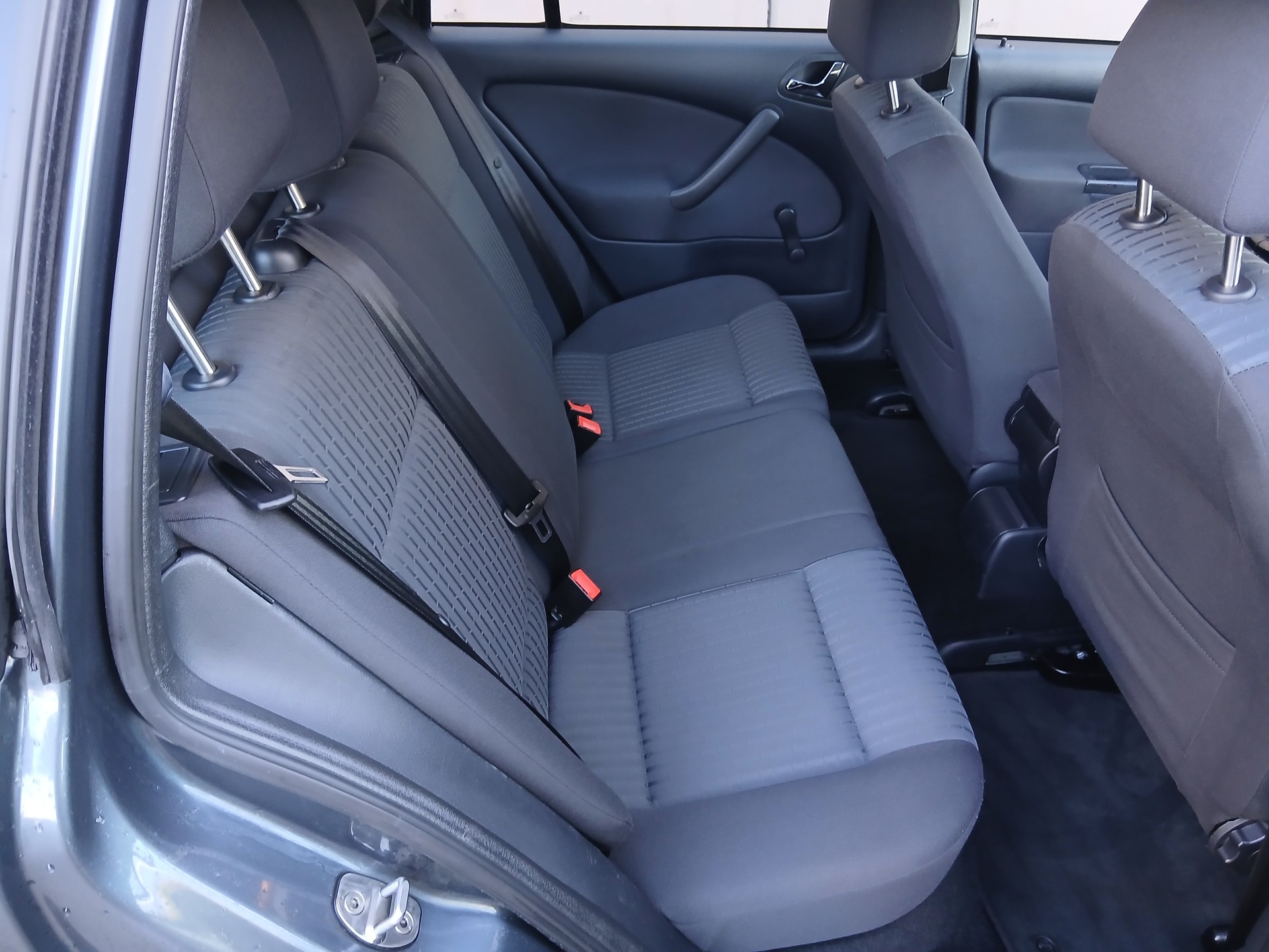SKODA Octavia 1.8 Turbo Tour-image-9