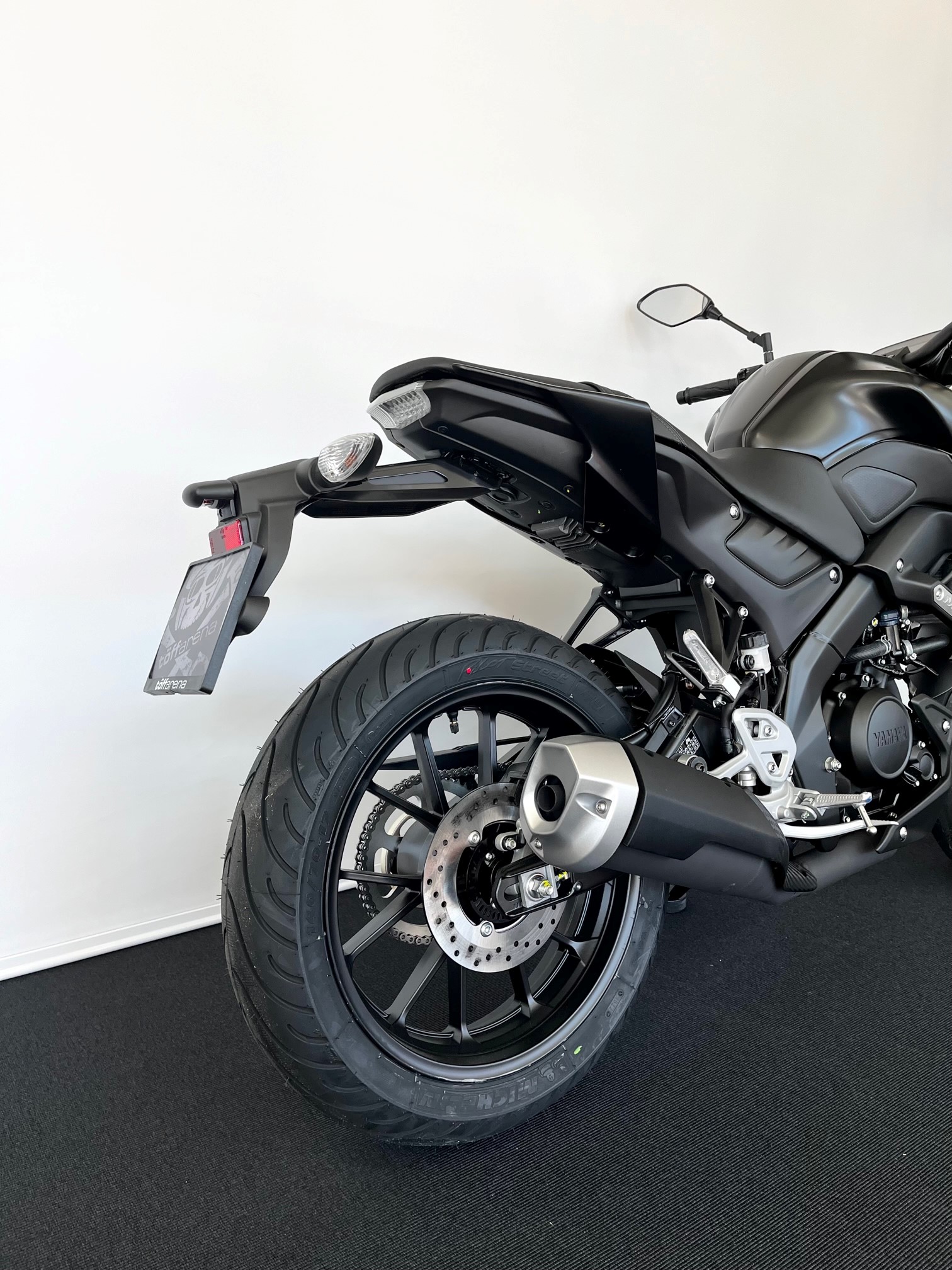 YAMAHA MT-125 ABS-showroom-element-1