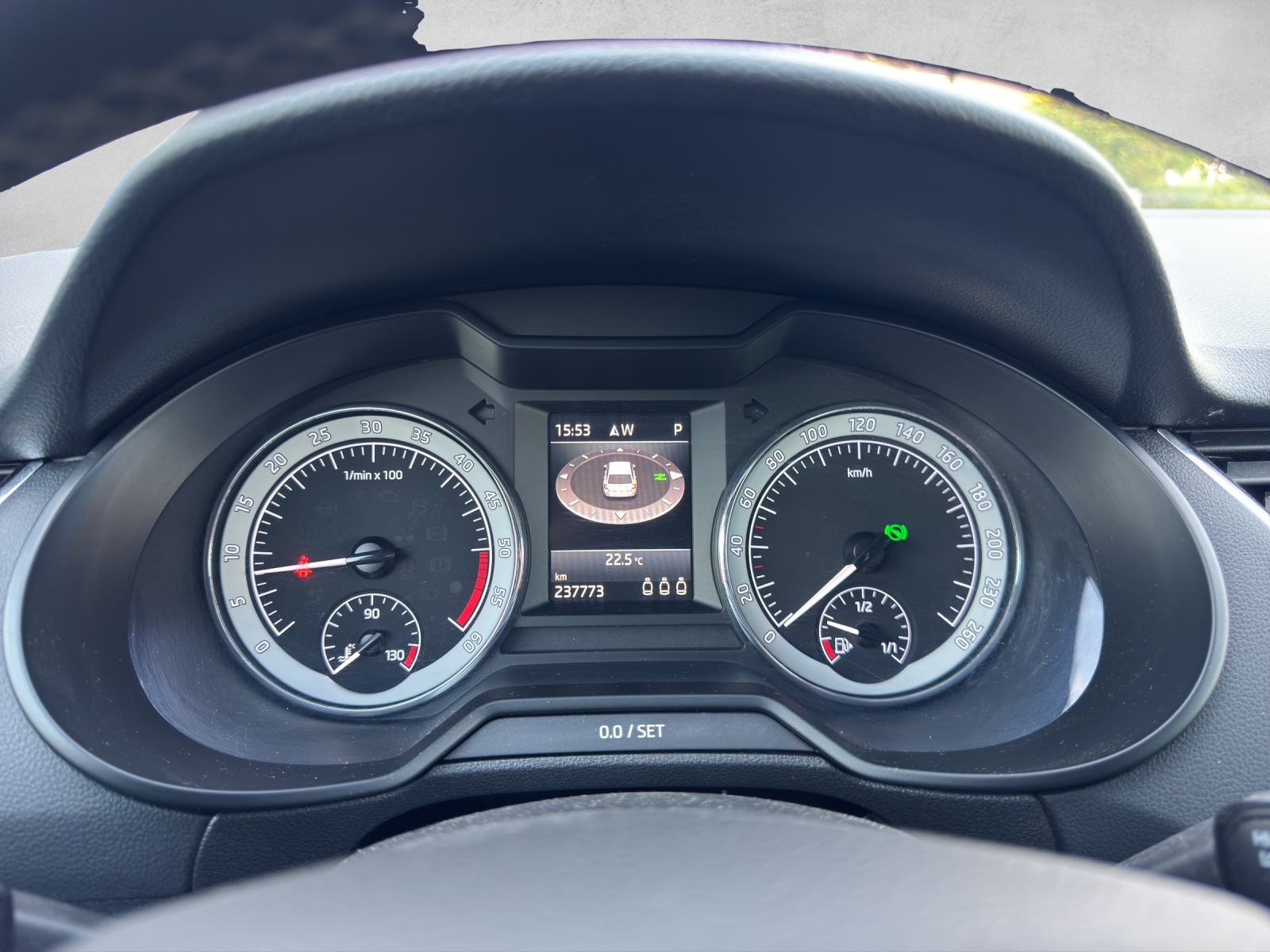 SKODA Octavia Combi 2.0 TDI Ambition 4x4-image-9